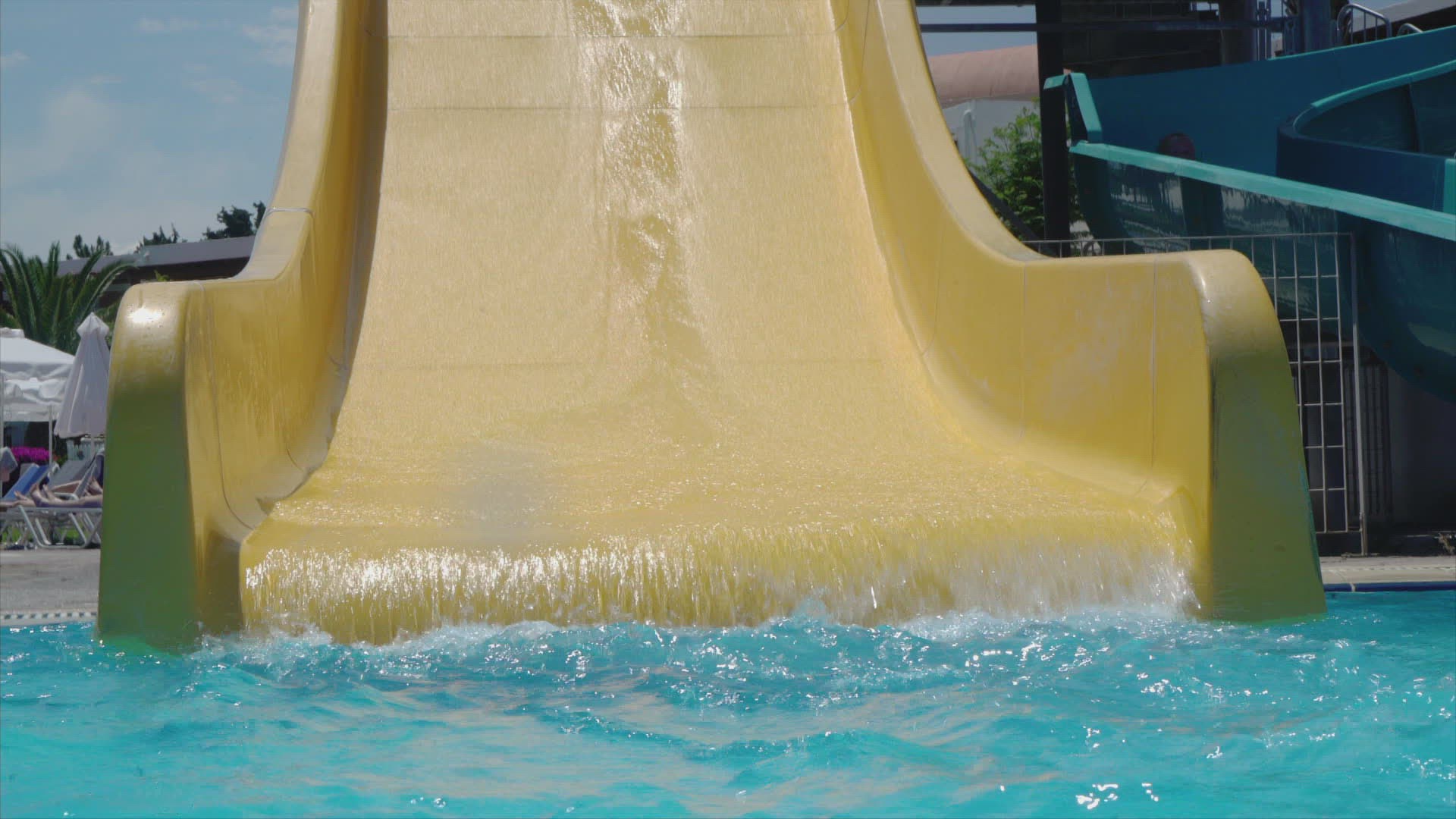 659762563 / Boy / Public Swimming Pool