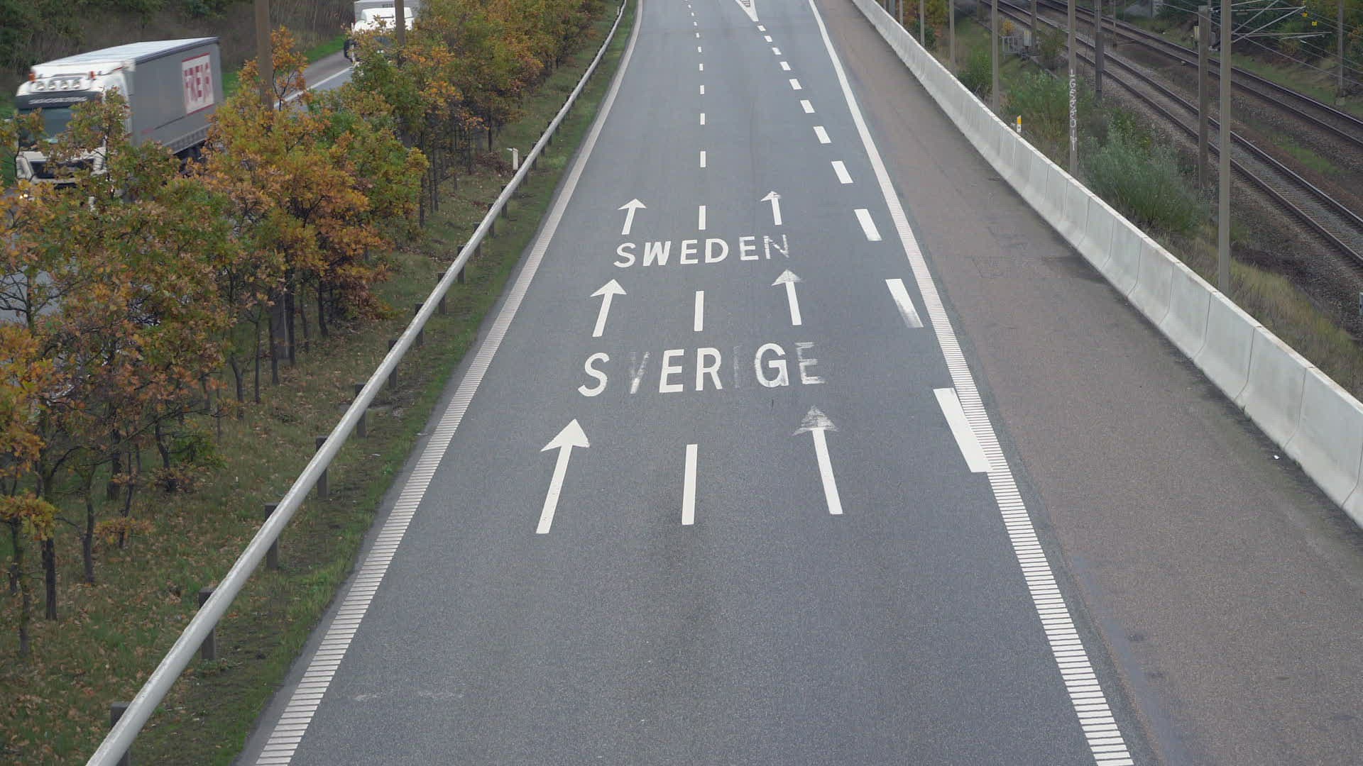 538057674 / Road Surface Marking / Motorway / Sweden