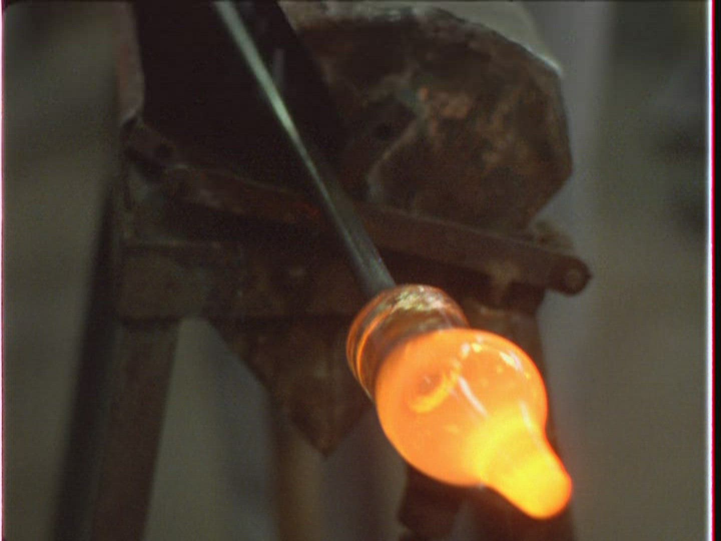 915162247 / Glass Production / Glass Factory / Sweden