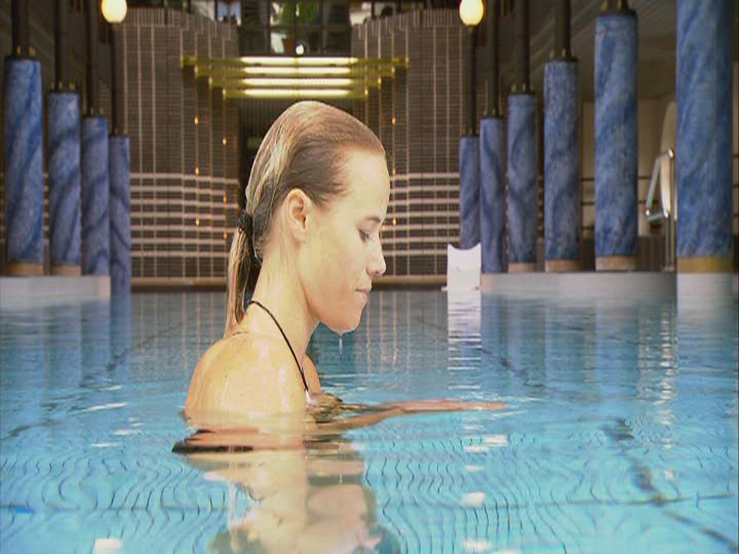 277162362 / Woman / Public Swimming Pool / Switzerland