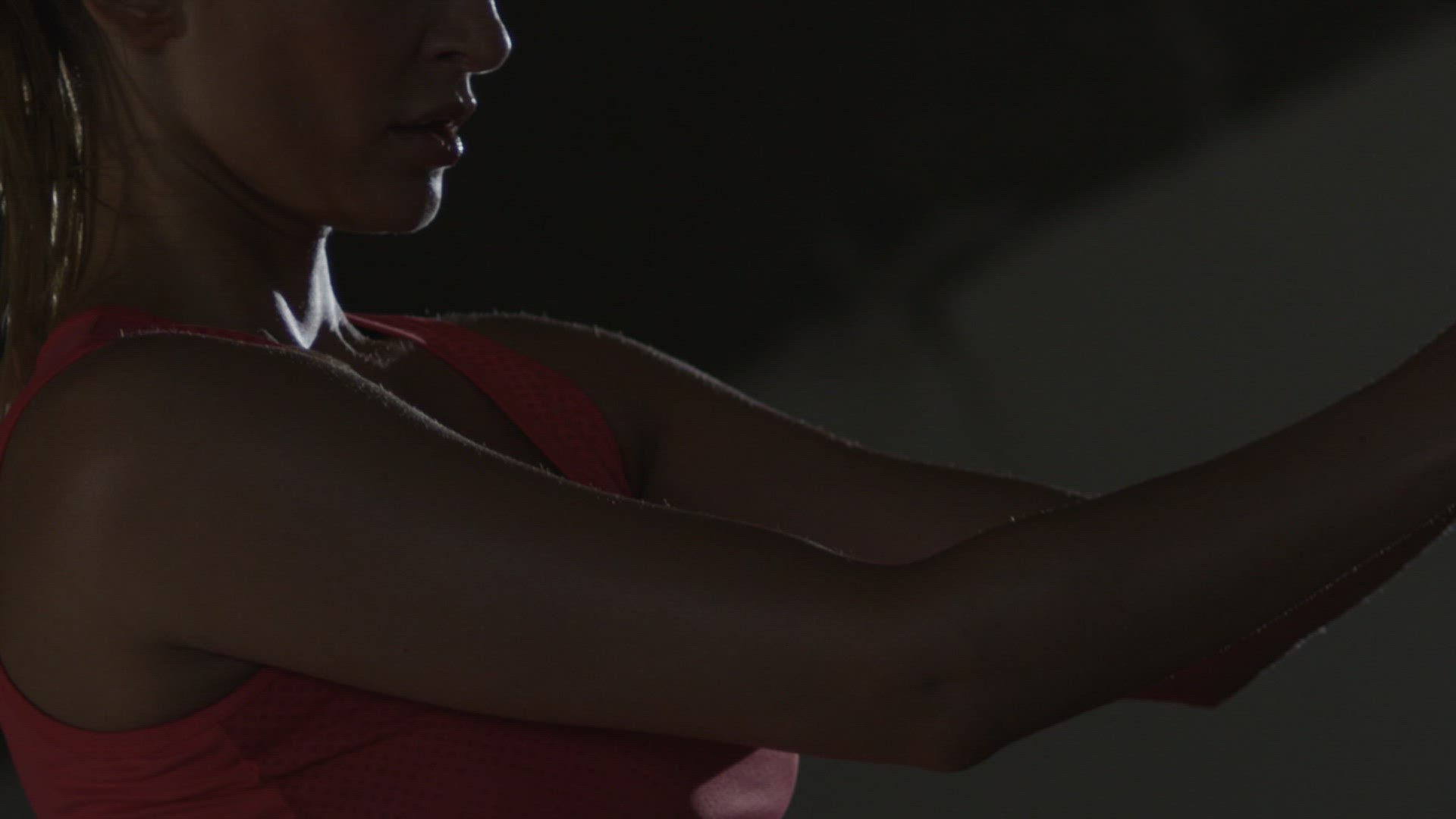 988089461 / Woman / Circuit Training / Fitness Gym