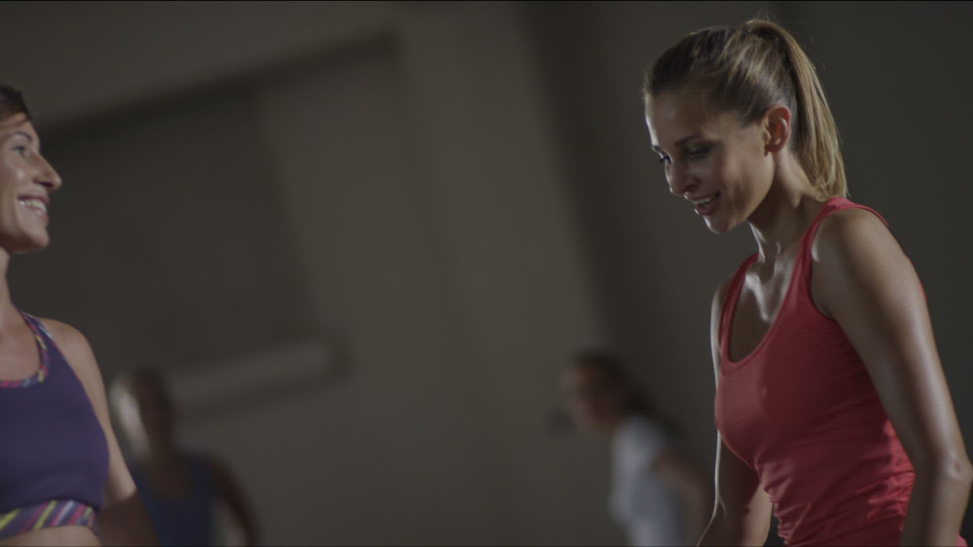 811546736 / Woman / Circuit Training / Fitness Gym