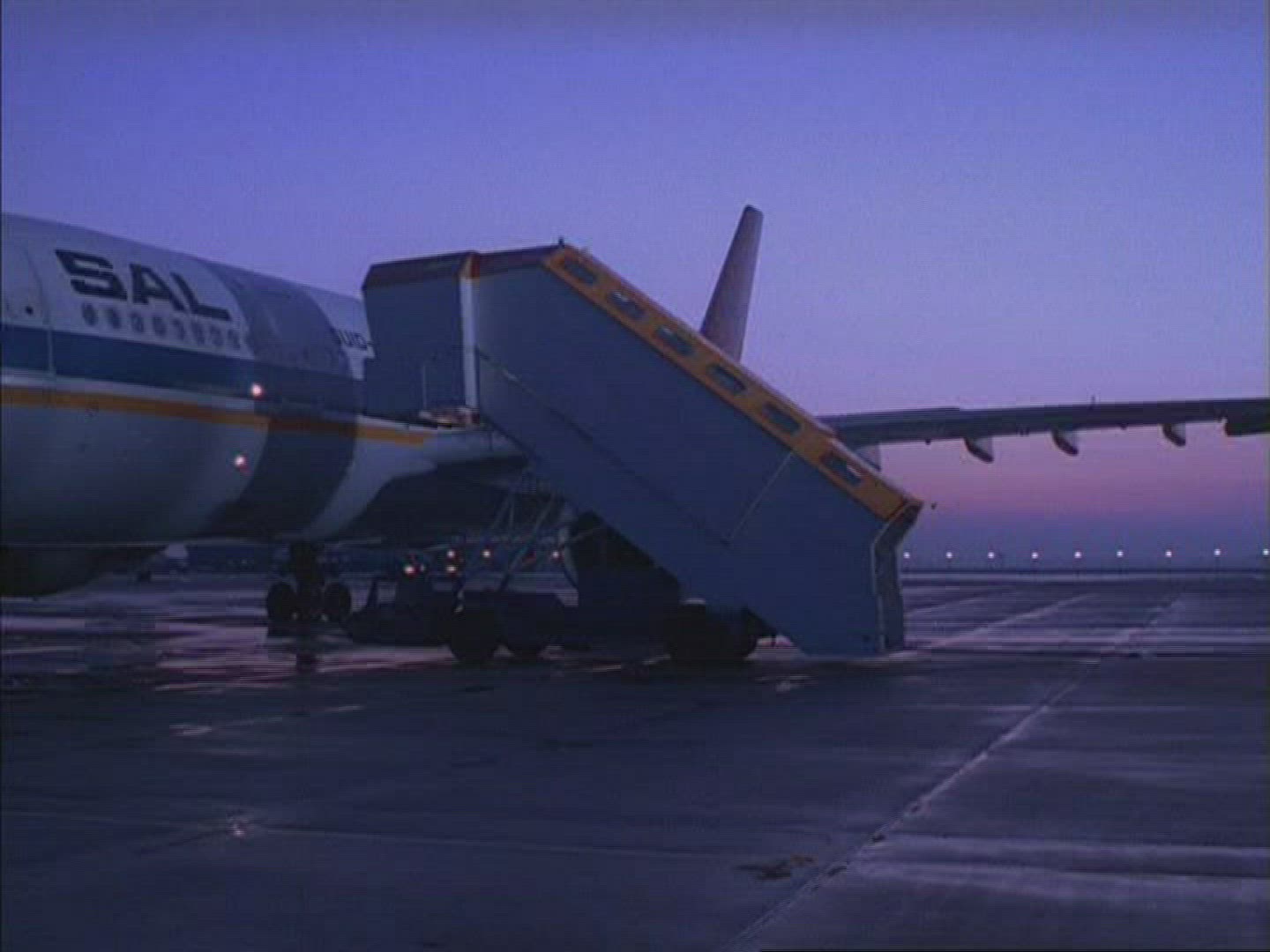 422565838 / Aeroplane / Twilight / Taxiway