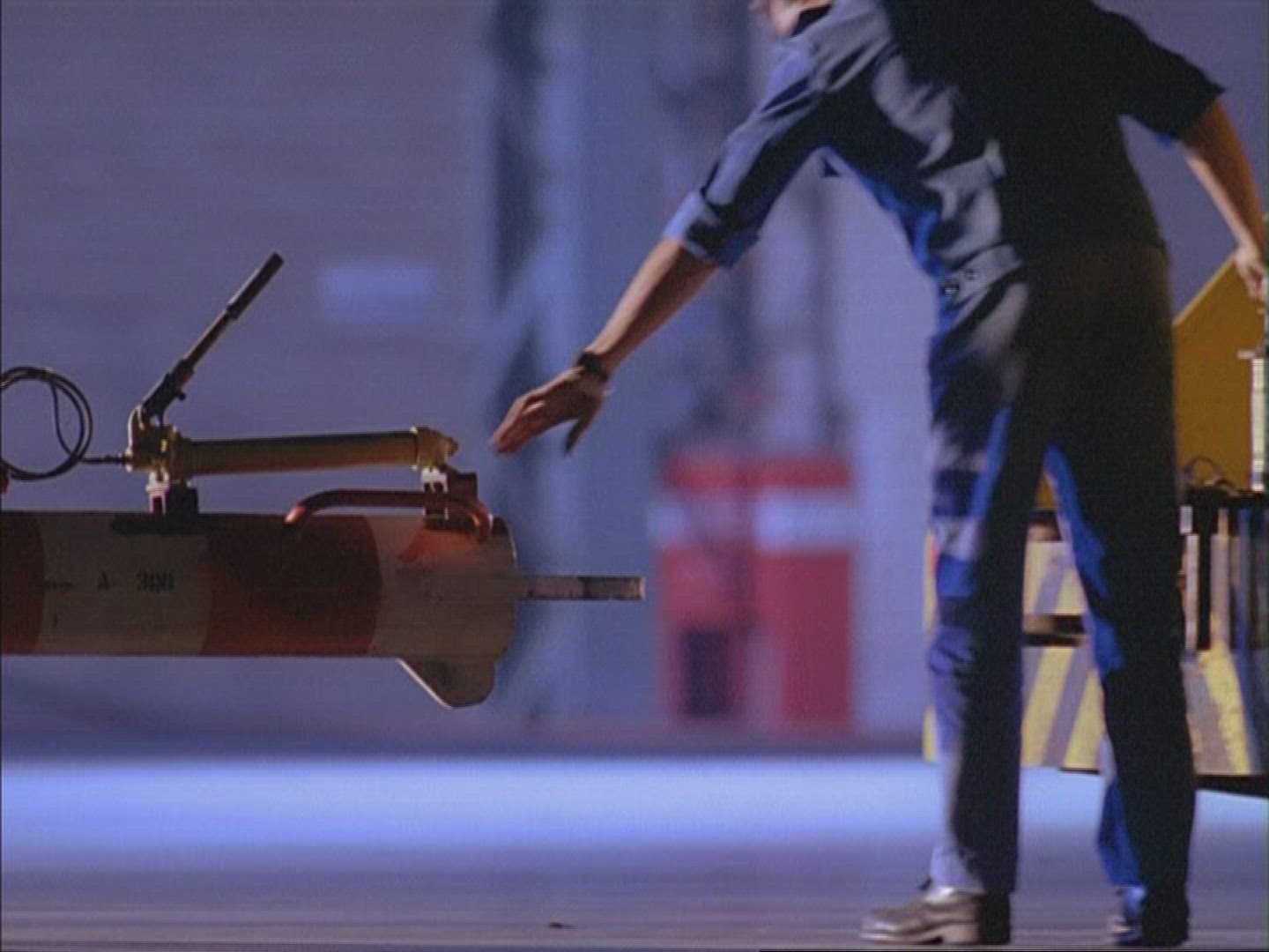 718575556 / Aeroplane / Maintenance / Night