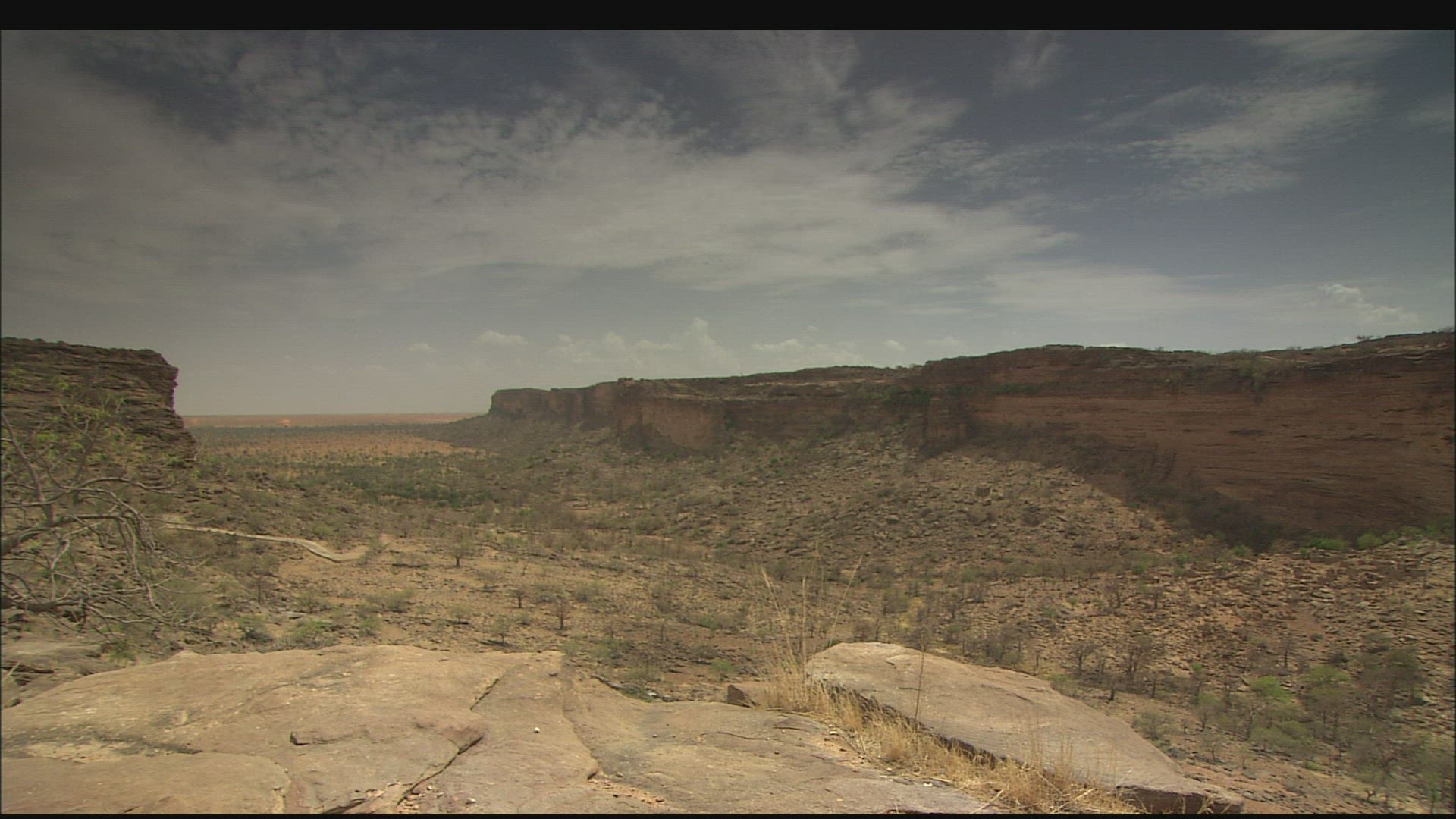 124943261 / Arid Climate / Rocky Landscape / Mali