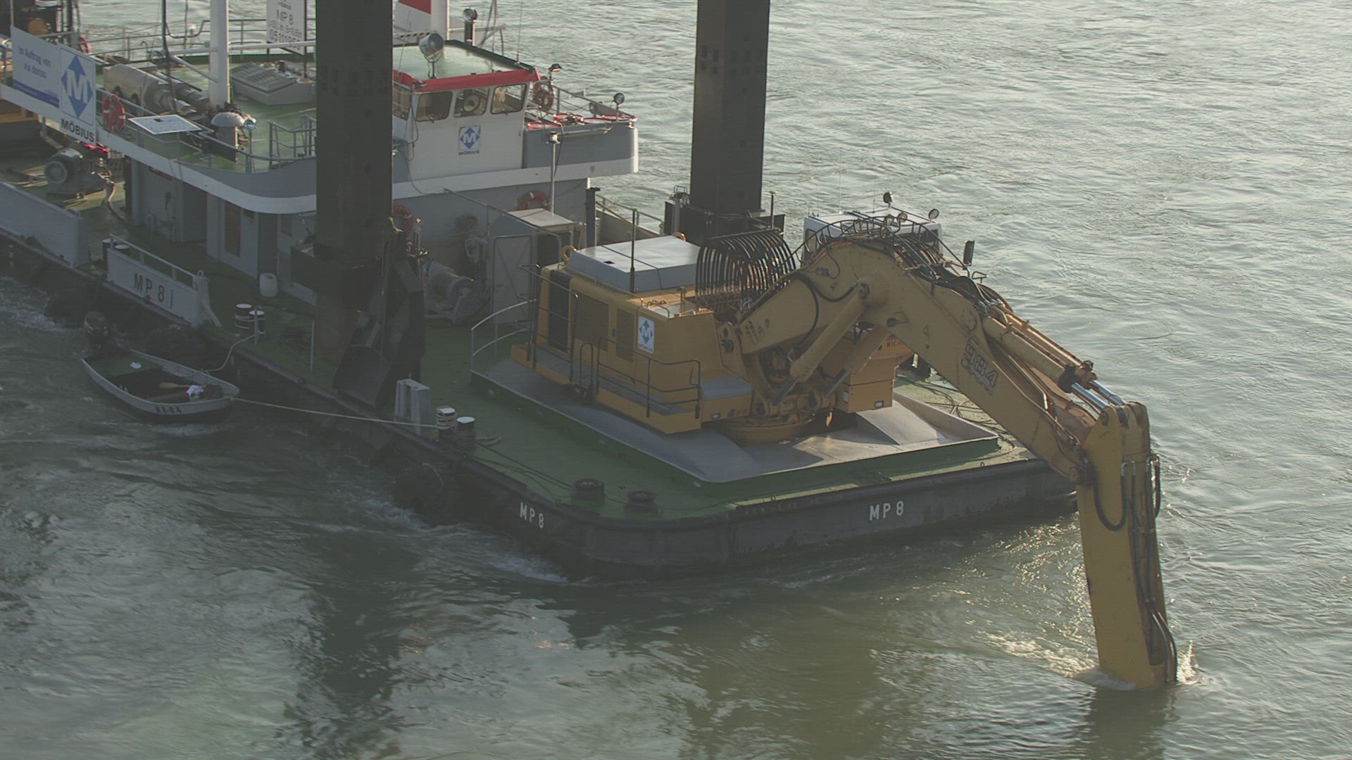 901937710 / Dredger / Danube / Austria