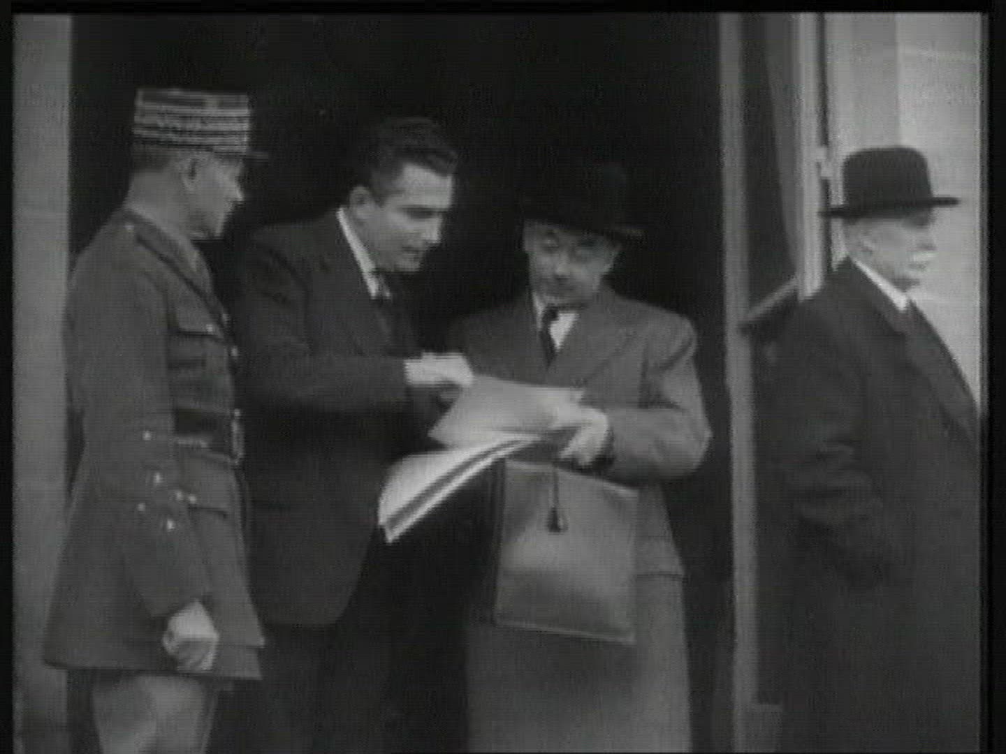 936647659 / Refugee Trek / France / Second World War
