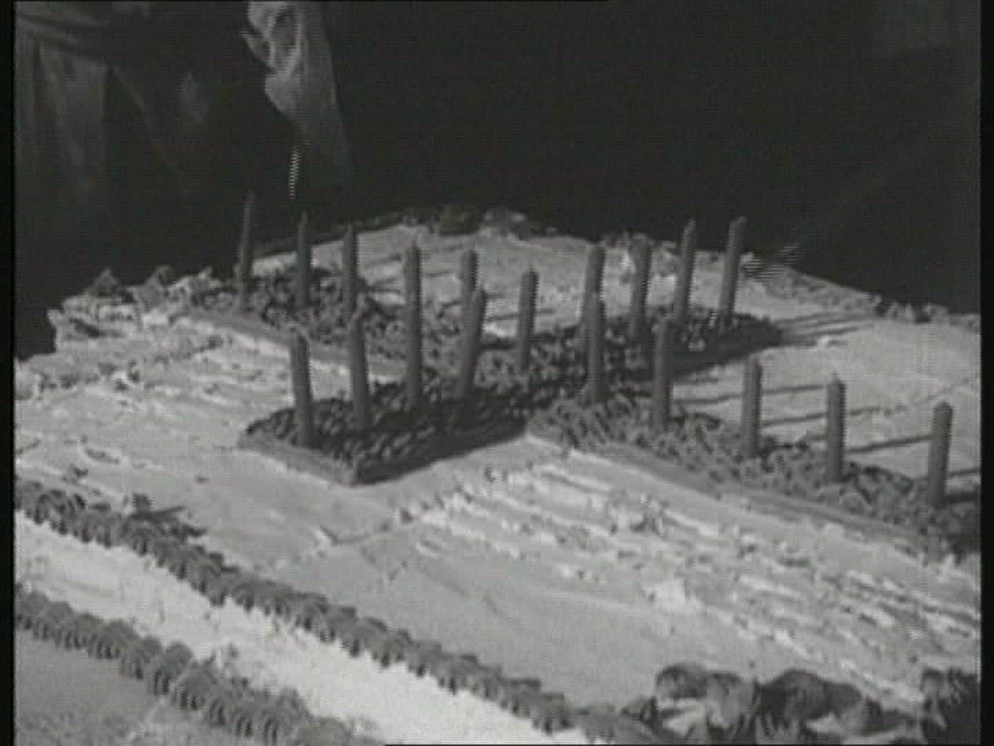 579733556 / Man / Torte / Cutting / 1930-1949