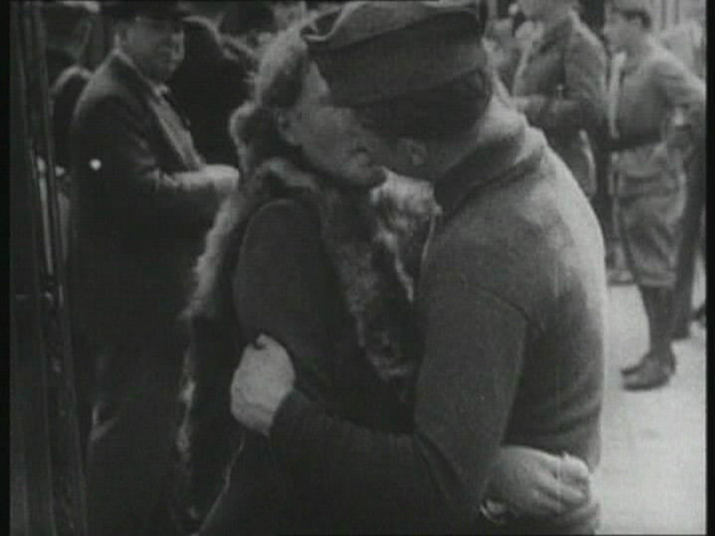 638285718 / Soldier / Saying Goodbye / Europe / 1930-1939
