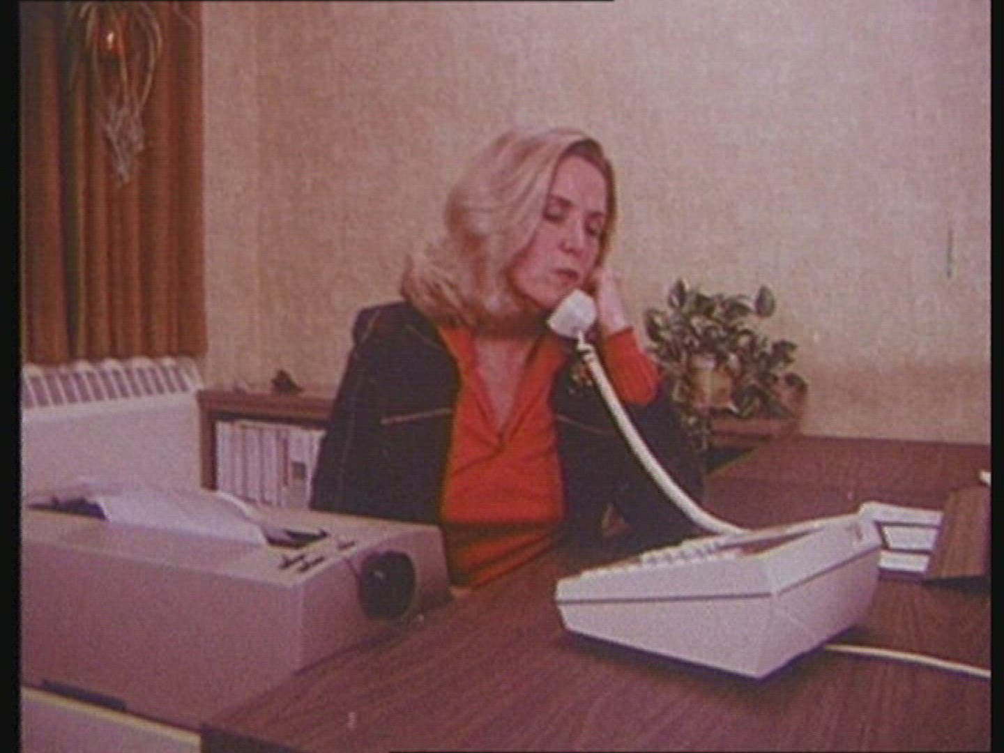 566324816 / Telephone Installation / 1970-1979
