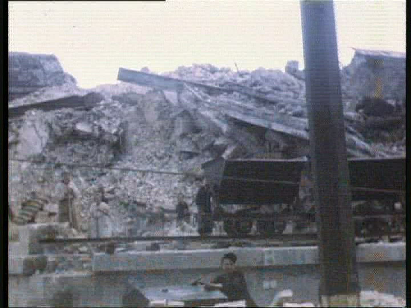854792626 / Berlin / Debris / Second World War / 1945