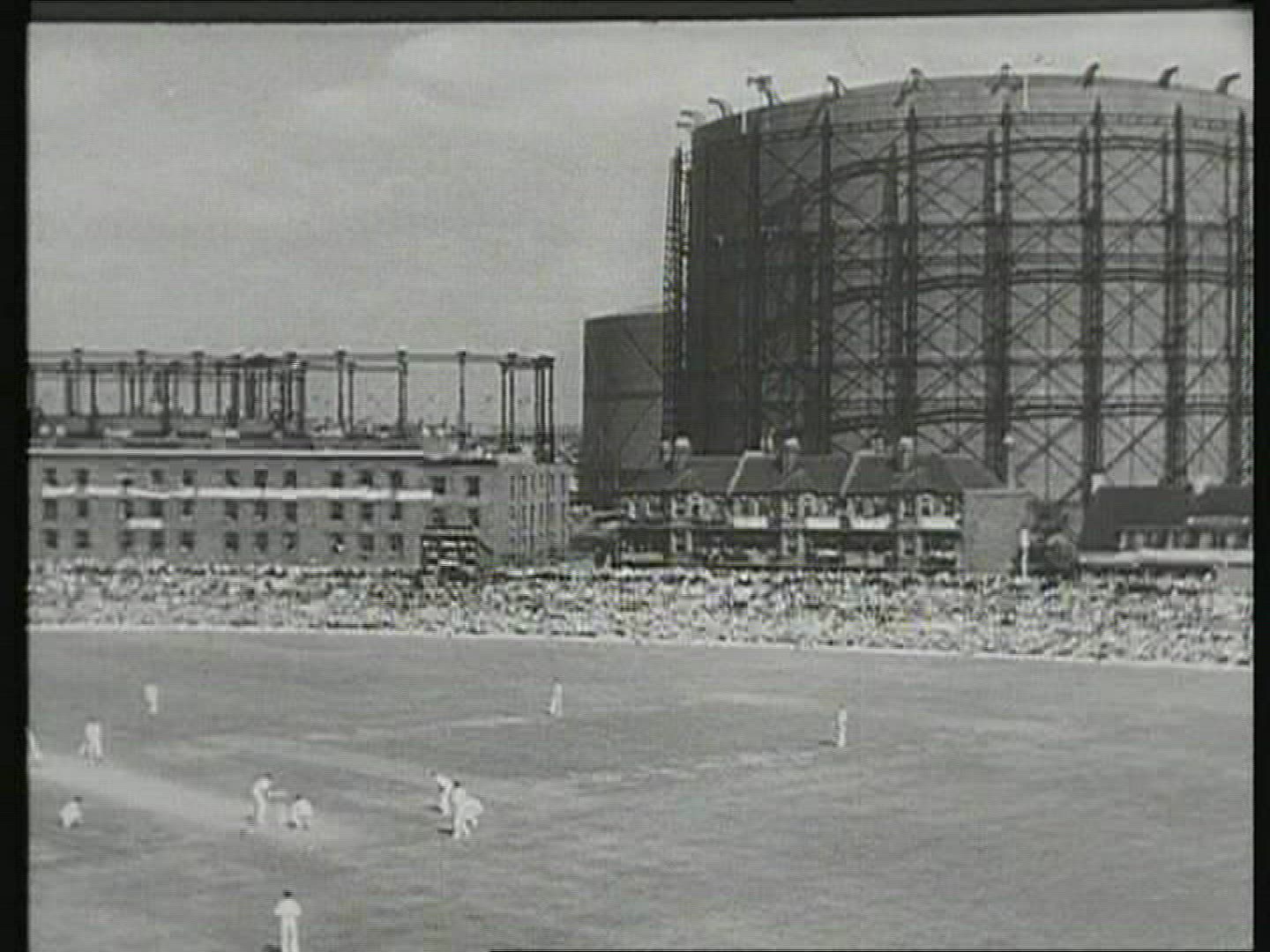 589898305 / Cricket / Stadium / England / 1953