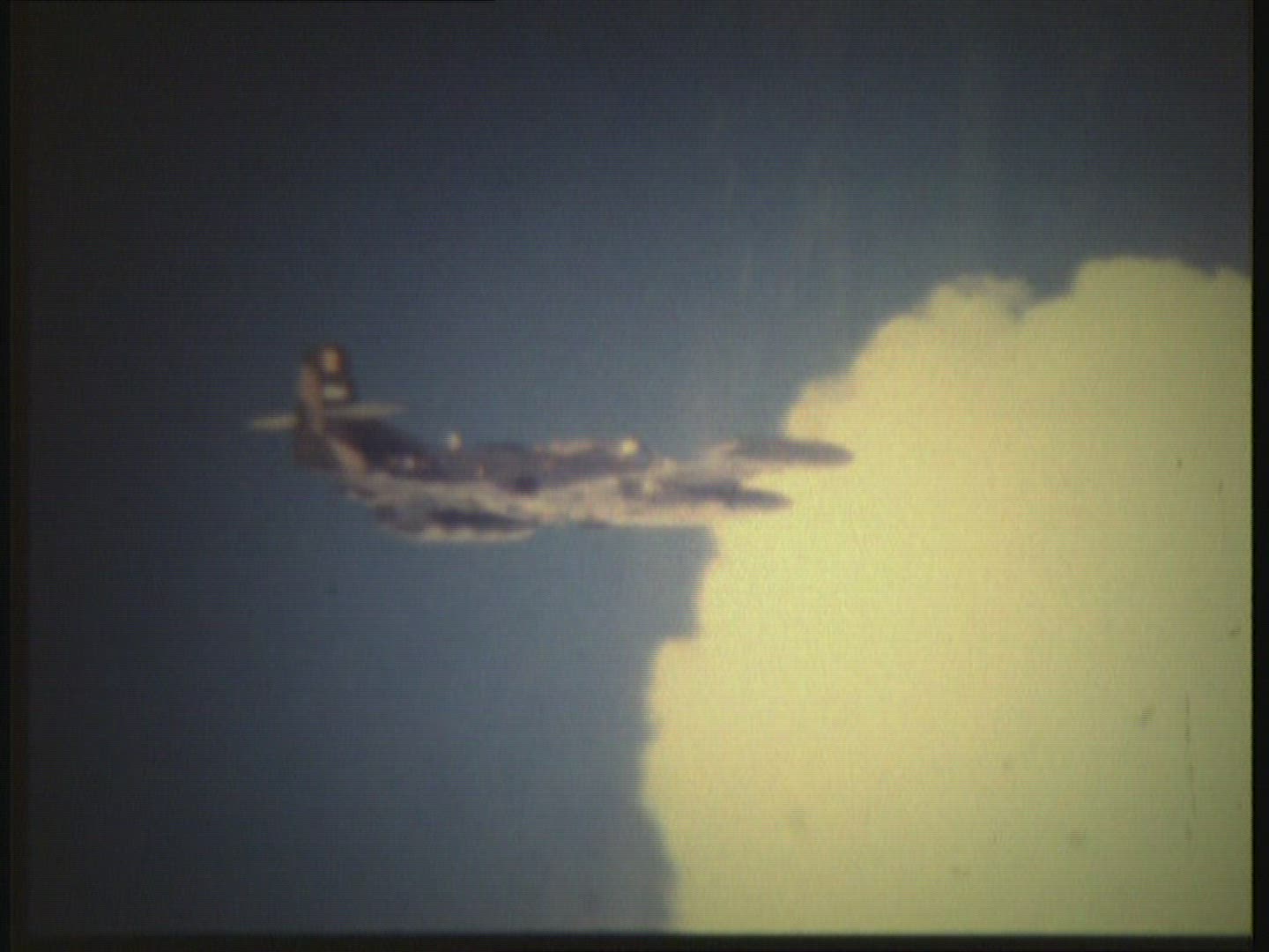 863754033 / Warplane / Vietnam / 1970-1979