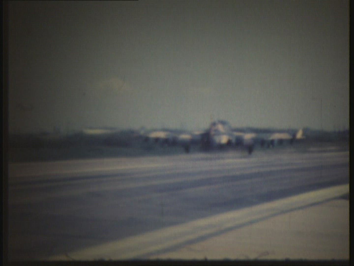 381251150 / Warplane / Vietnam / 1970-1979