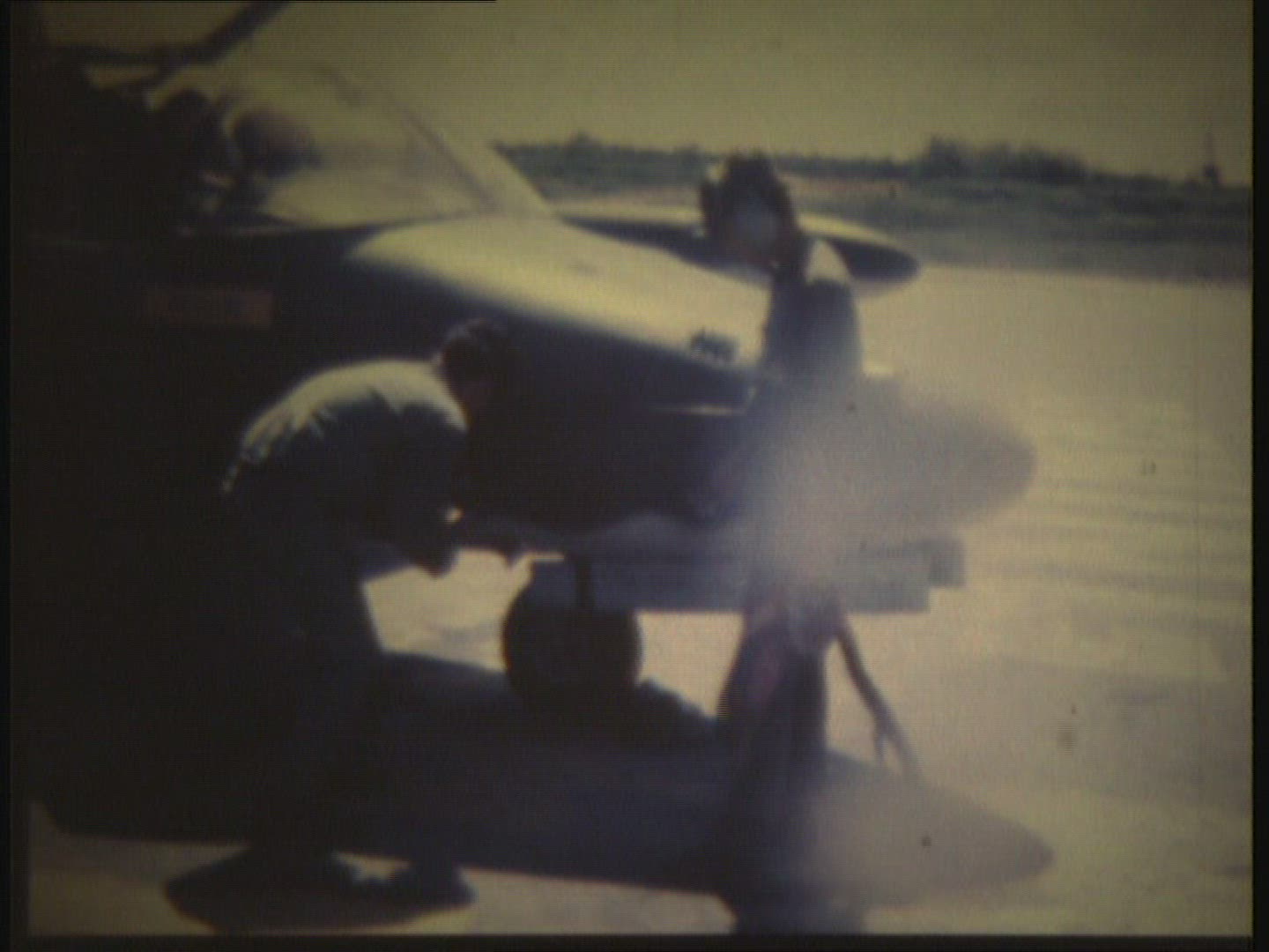 240205101 / Warplane / Vietnam / 1970-1979