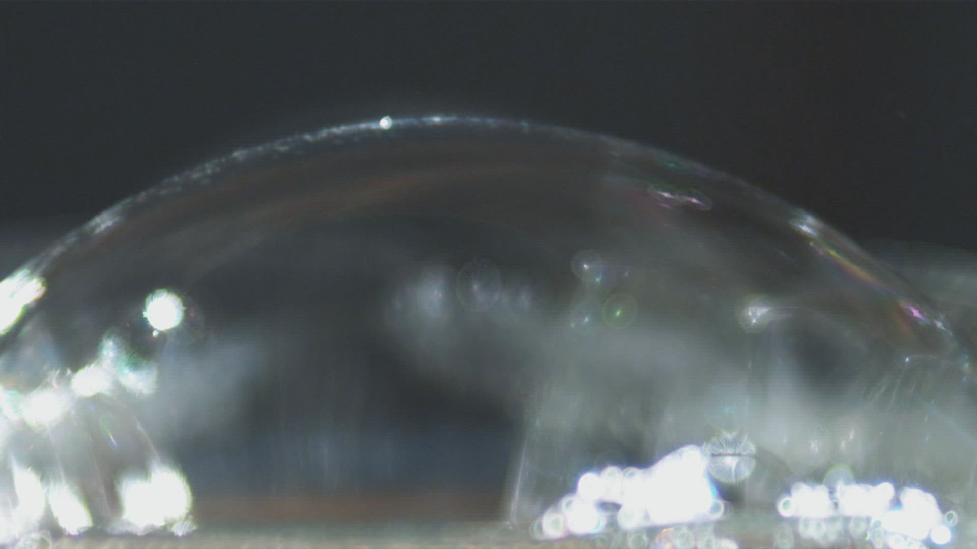 603514761 / Soap Bubble / Air Pocket