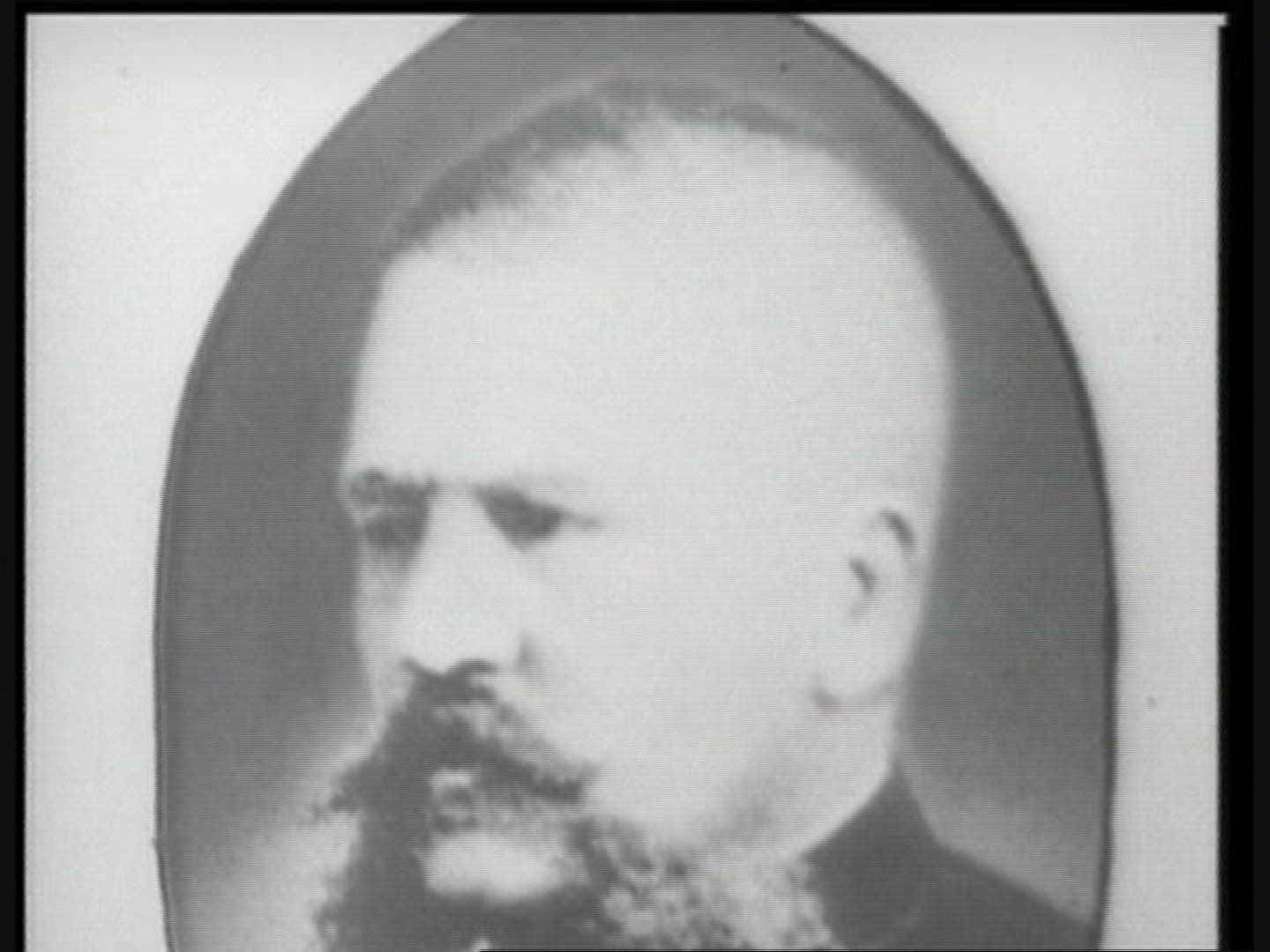 394272255 / Adolf Hitler / 1880-1945