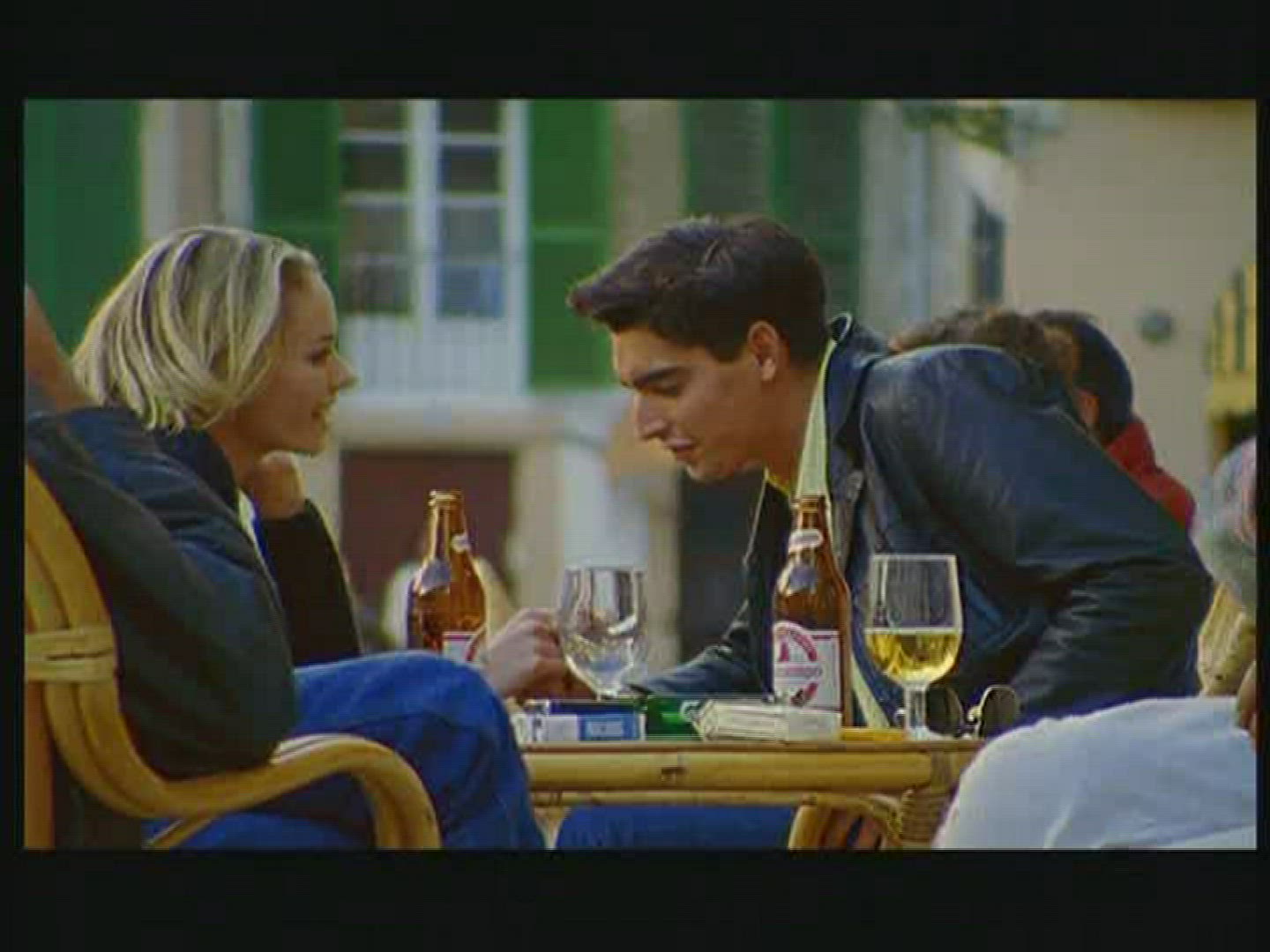 870916013 / Couple / Sidewalk Cafe