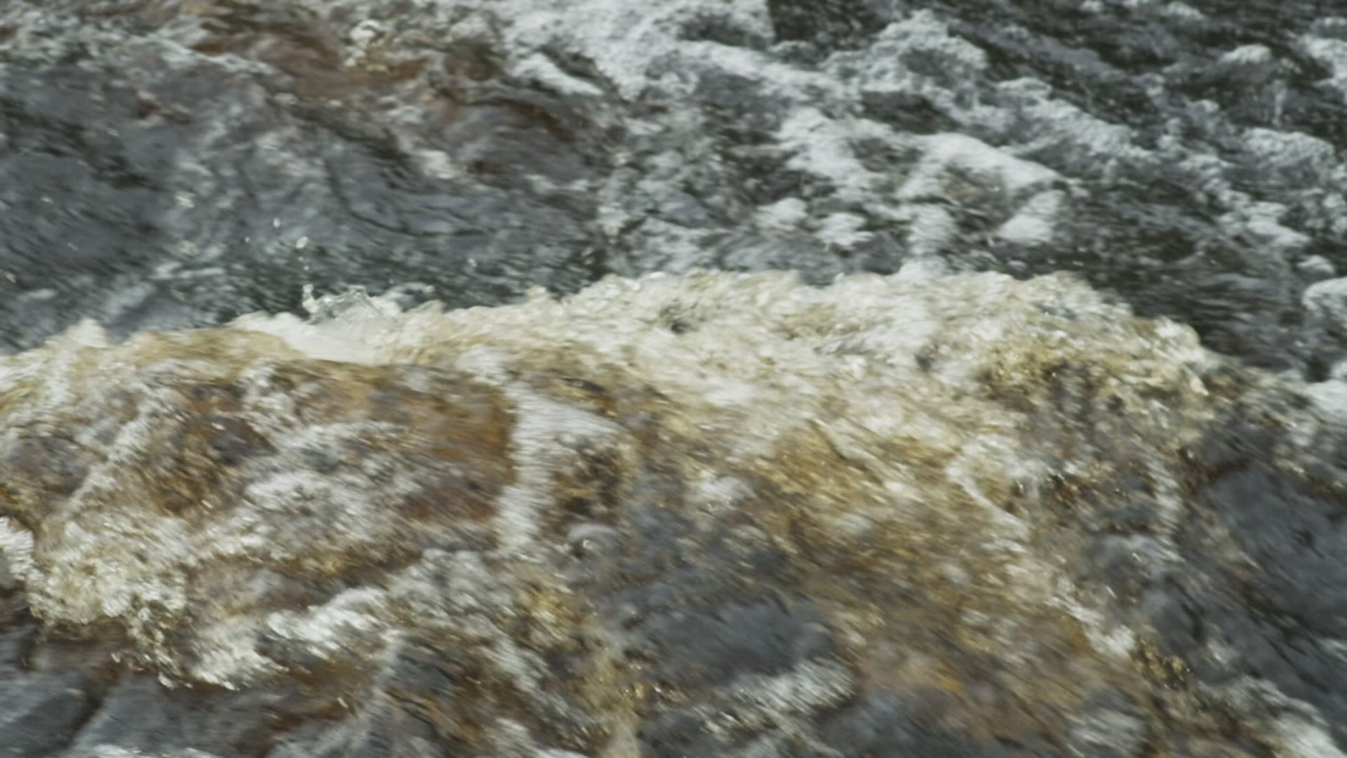 101865225 / Flowing Water / Stream / Norway