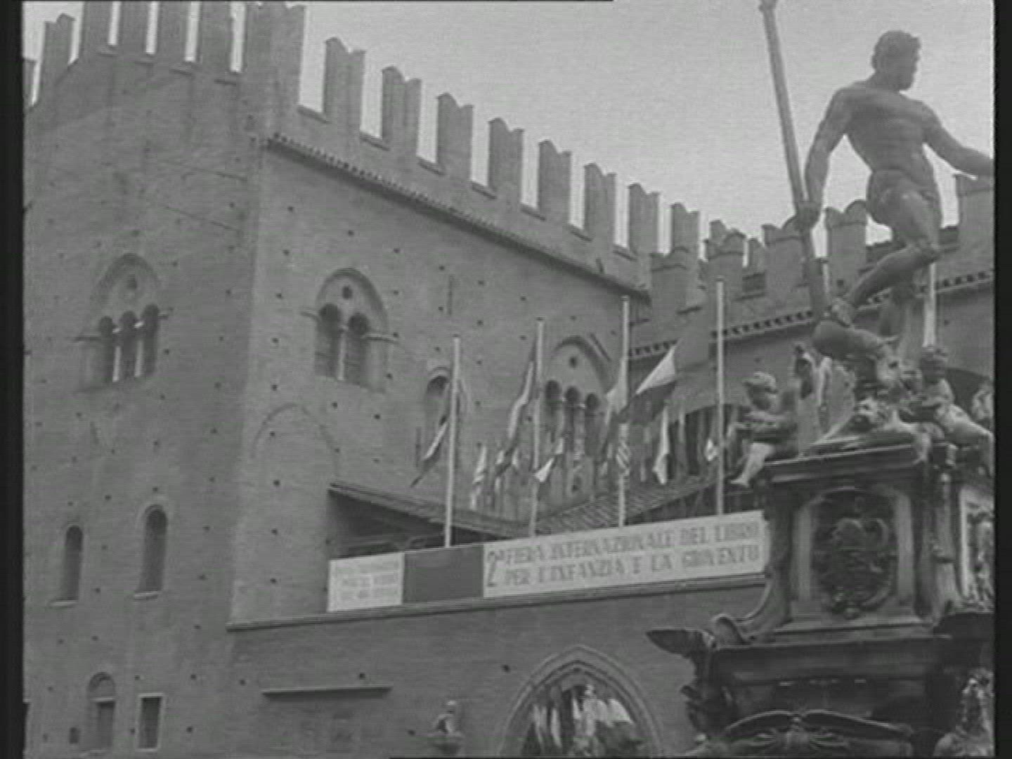 355458130 / Palace / Bologna / Italy / 1965