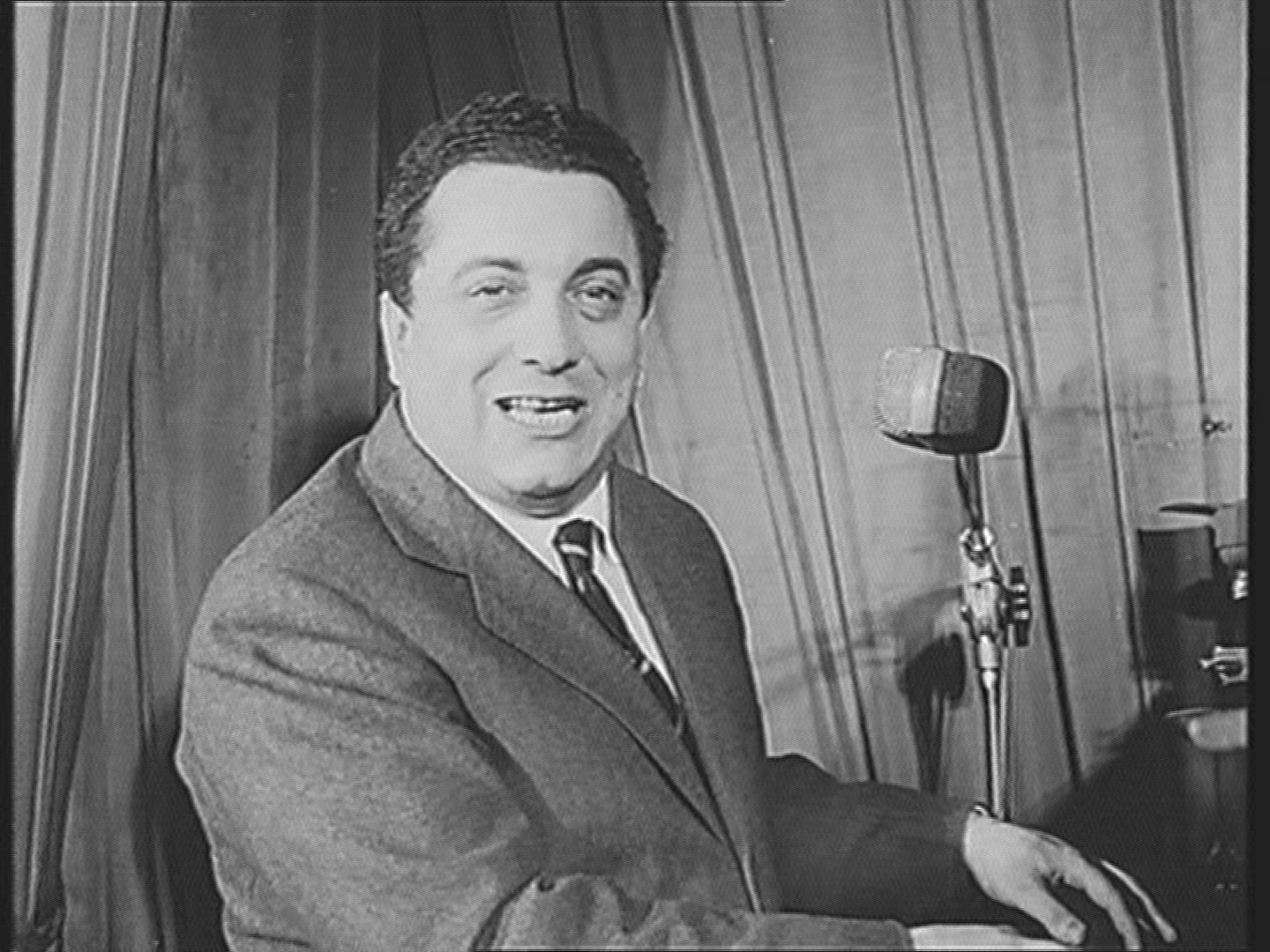 421927614 / Singer / Musician / Italy / 1961