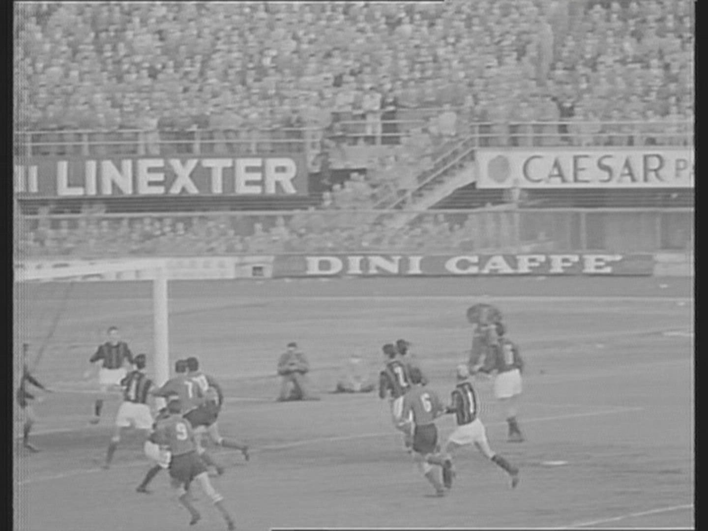 893667148 / Football Match / Italy / 1956-1957