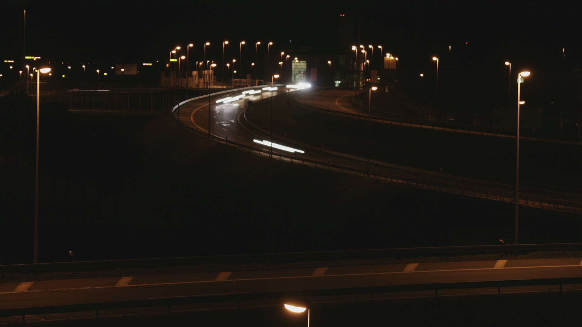 202255353 / Airport / Night / Munich / Timelapse