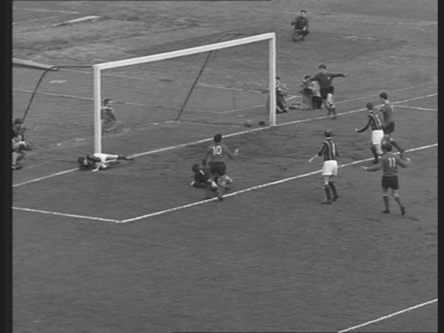 656141244 / Football Match / AC Milan / AC Fiorentina / Italy / 1956