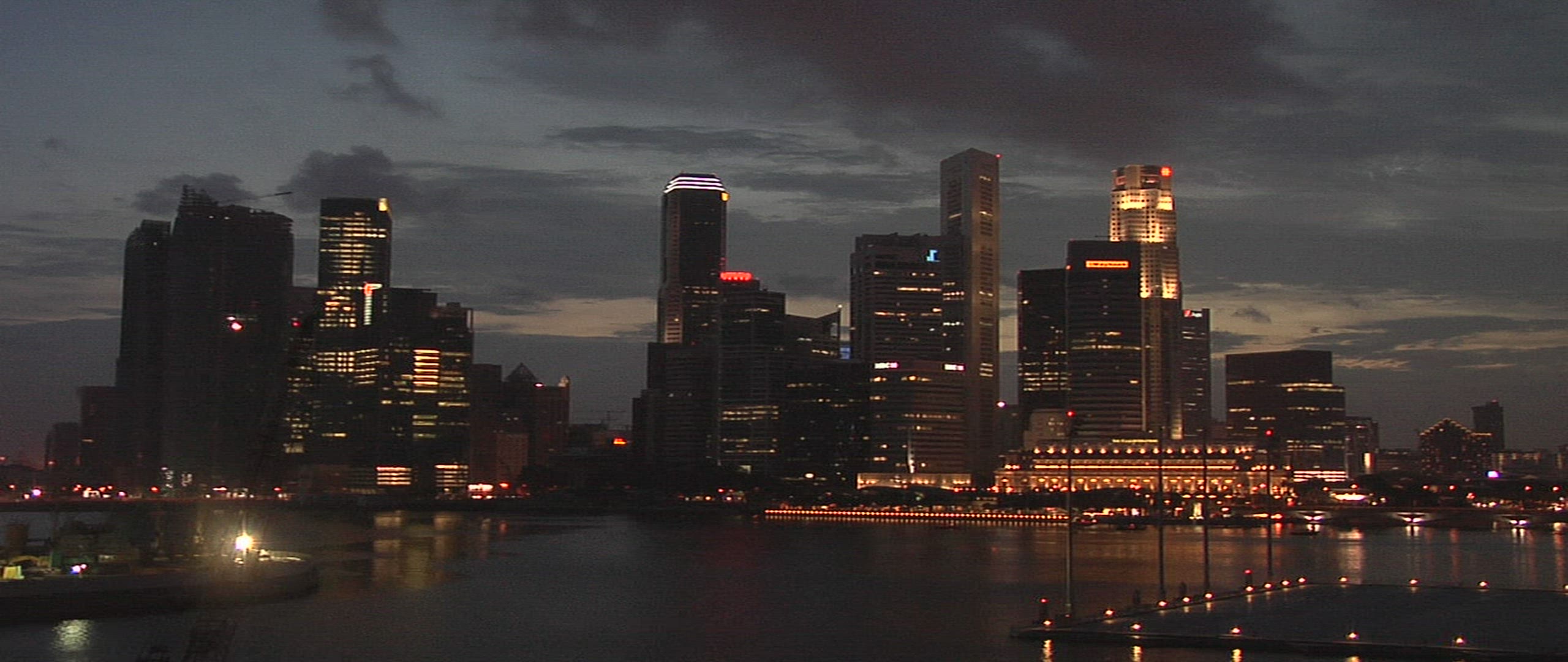 402283592 / Skyscraper / Marina Bay / Singapore