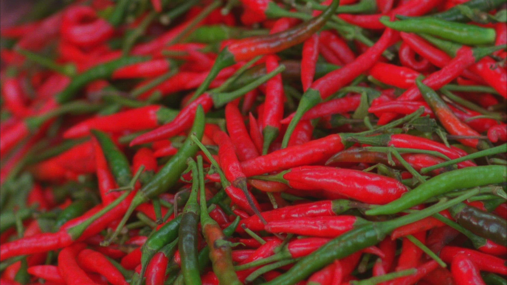 532743596 / Chili Husk / Market / Thailand
