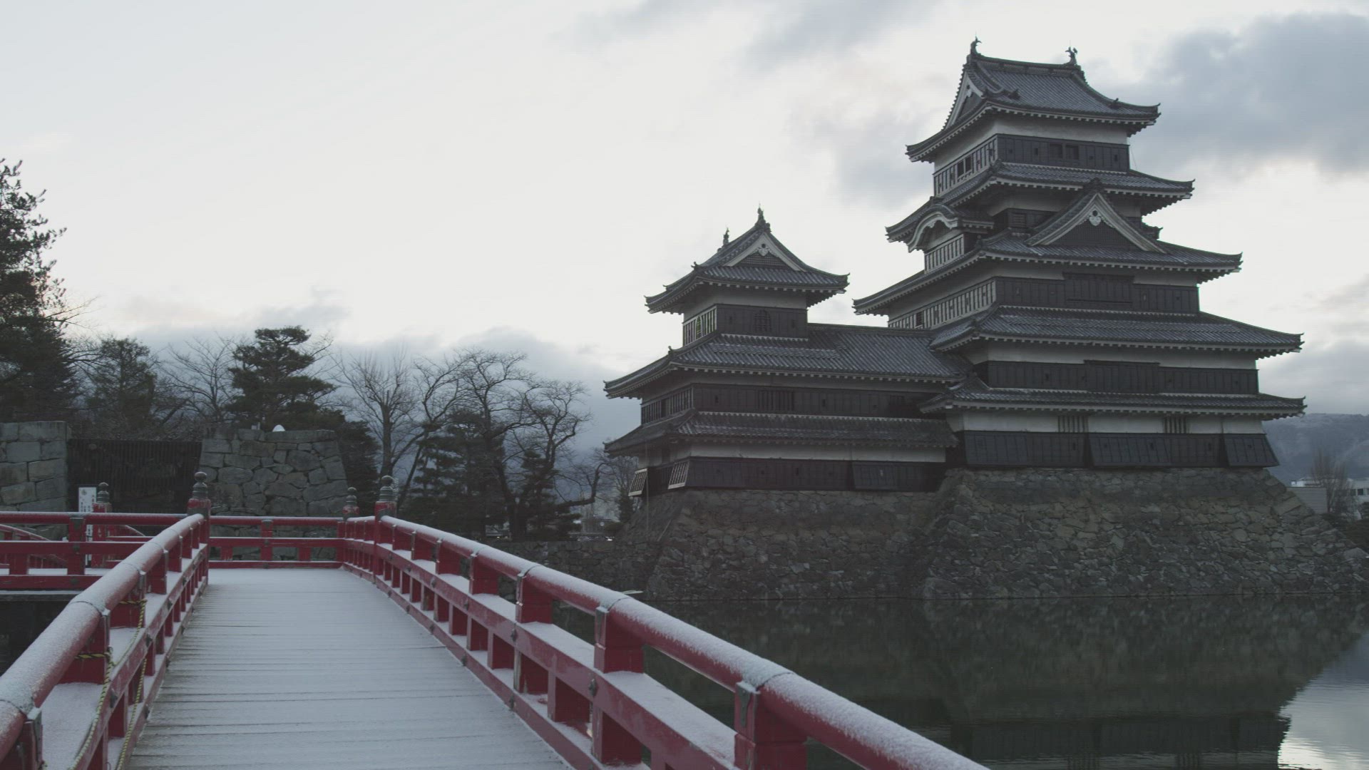 600570150 / Matsumoto Castle / Moat / Nagano