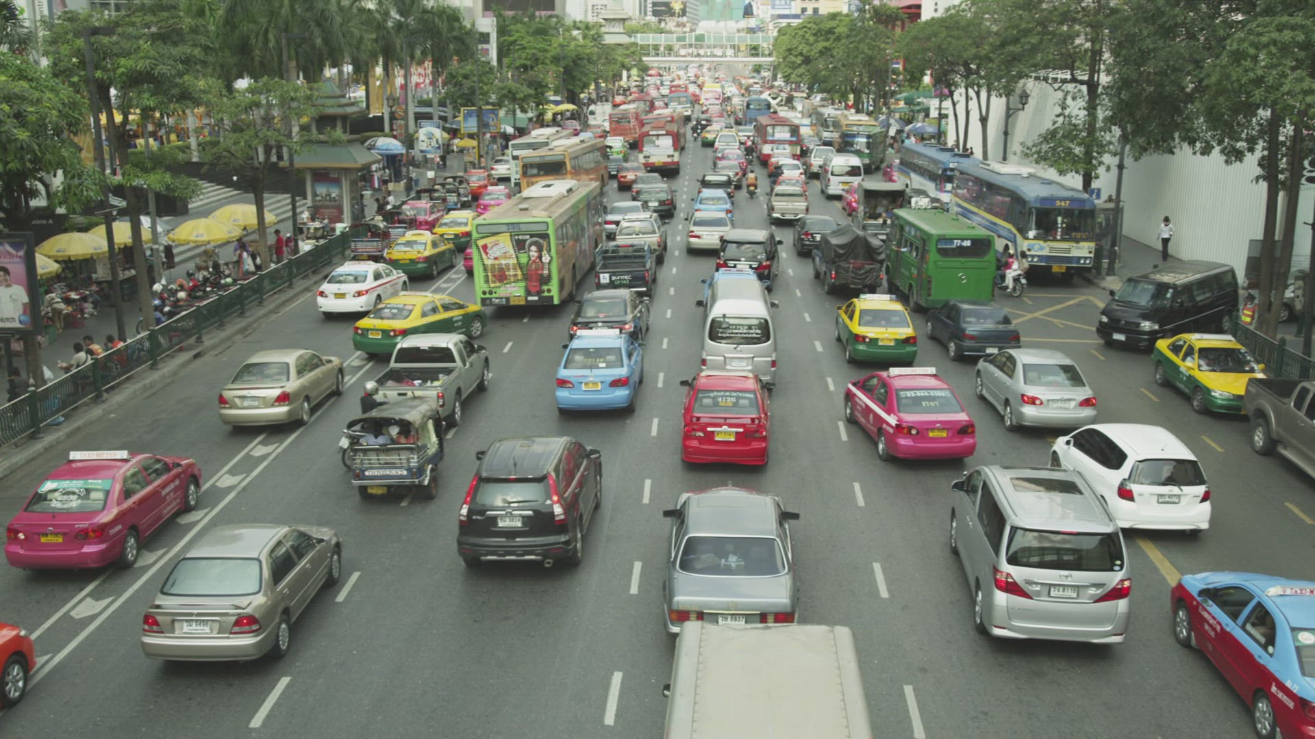 672092236 / People / Traffic Jam / Bangkok