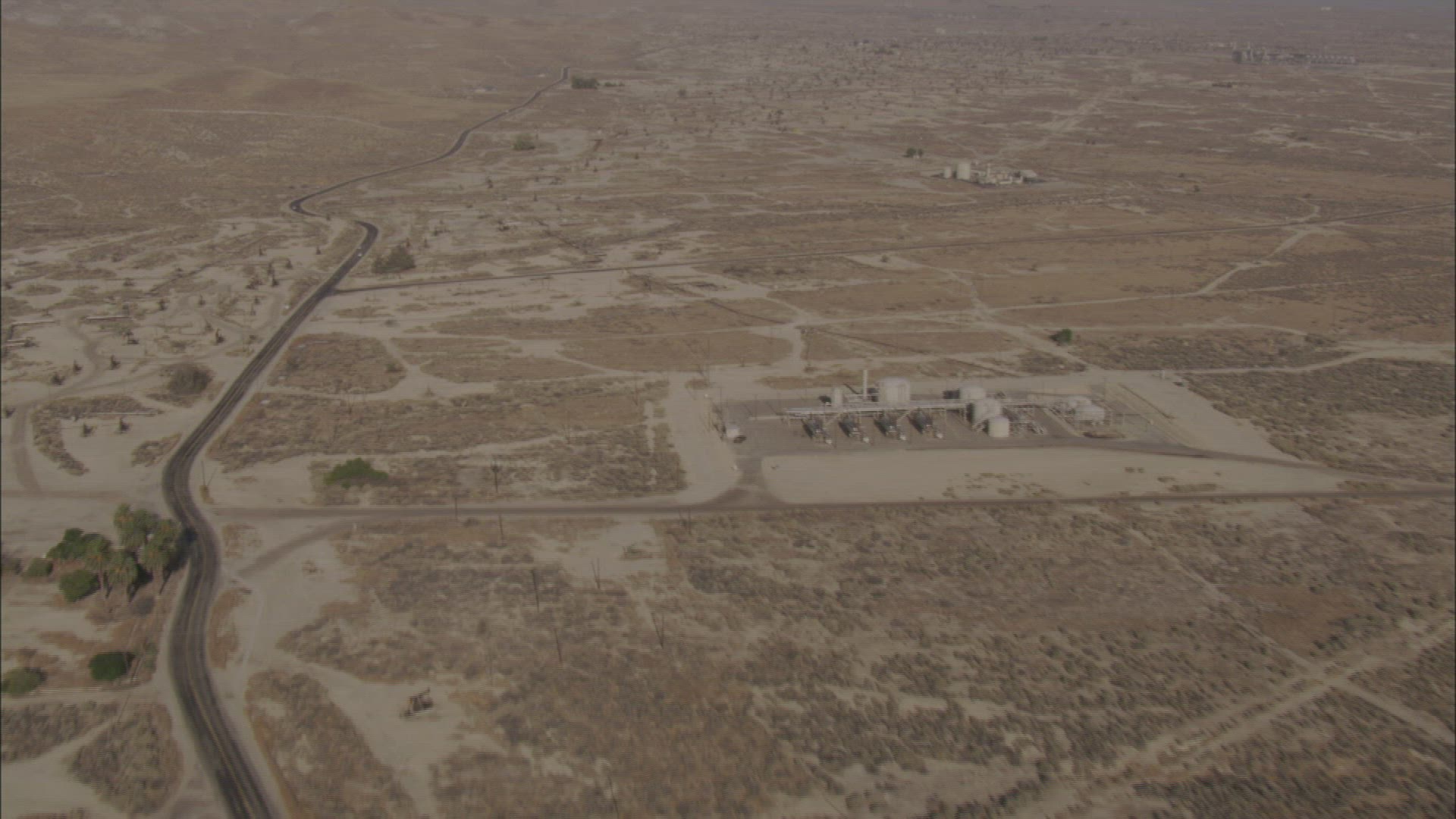 206955693 / Oil Field / California / USA / Aerial 206955693 / Oil Field / California / USA / Aerial
