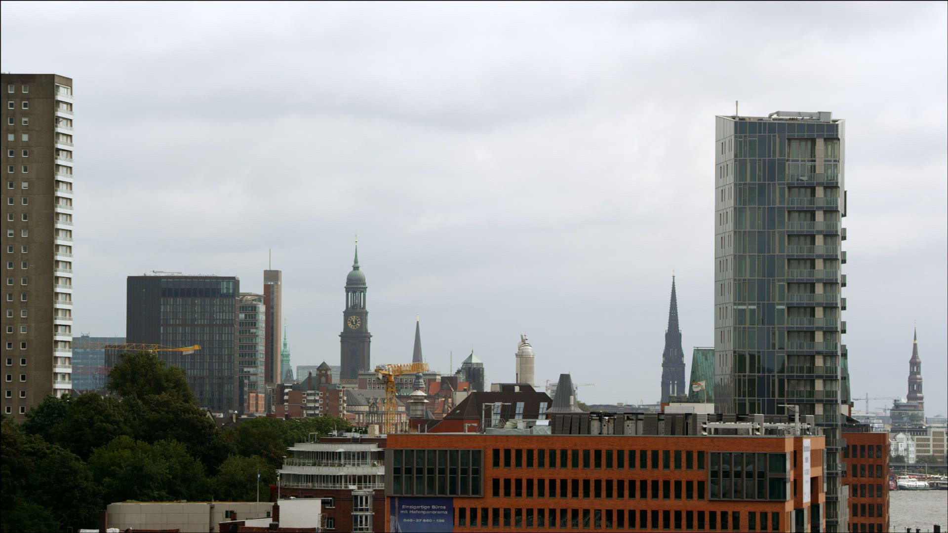 157489964 / Costa Magica / Harbor / Hamburg