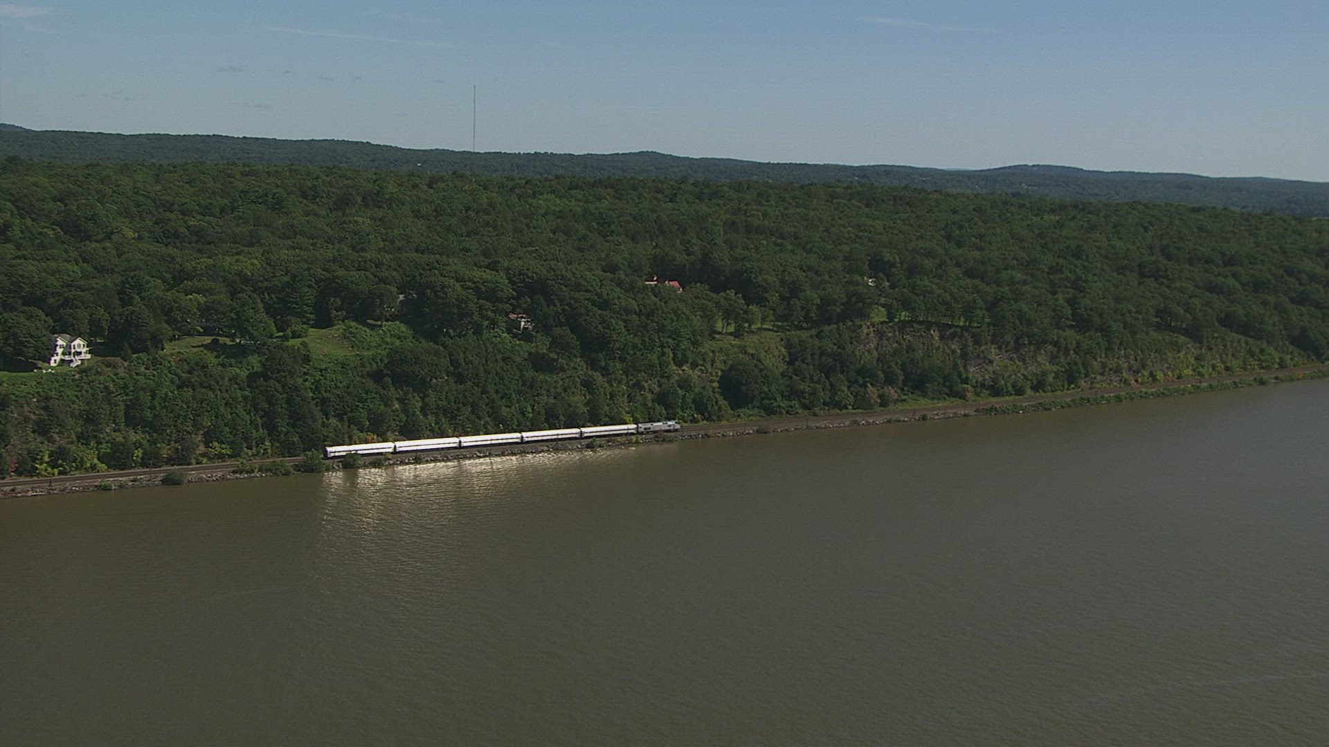 187954182 / Hudson River / Railway Line / Train / New York State / USA / Aerial