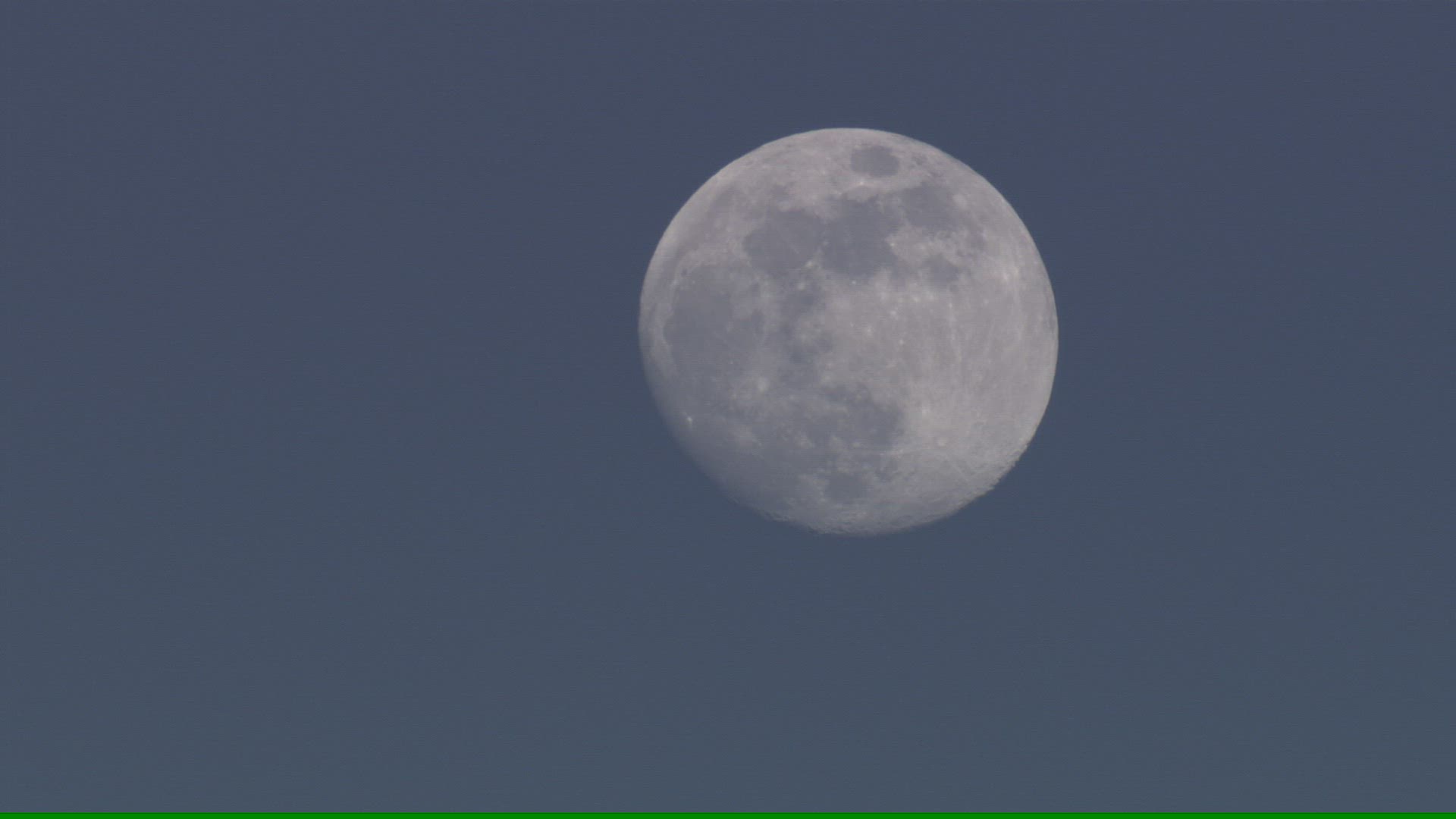 394346176 / Moon / Evening