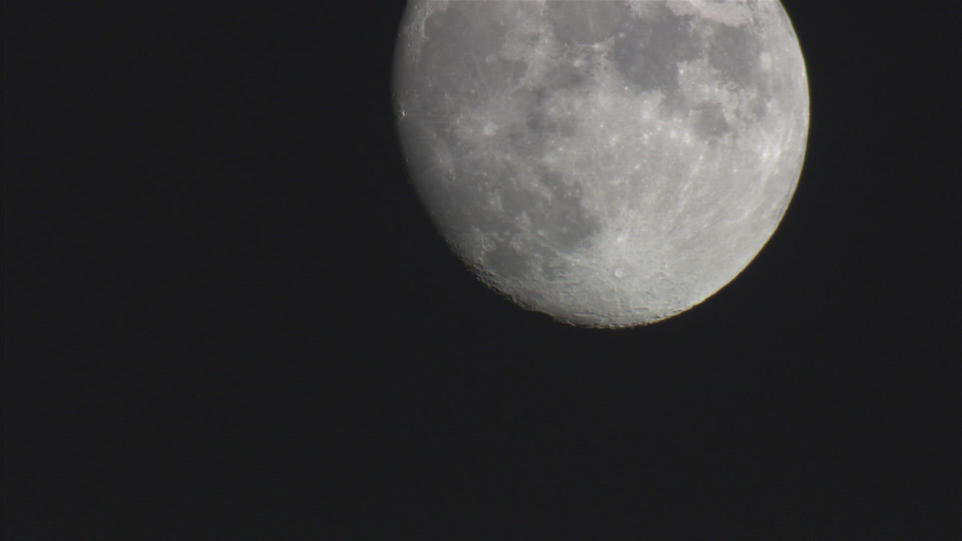 572539798 / Moon / Moon Rising