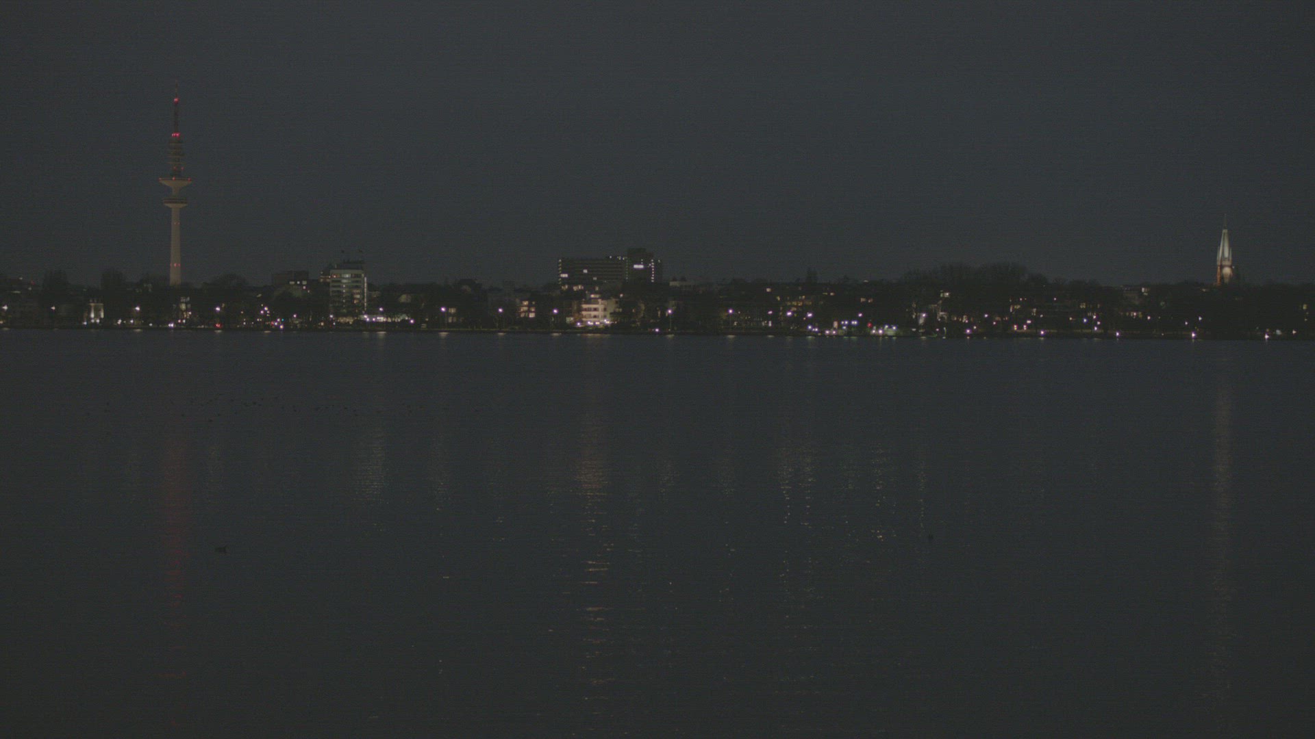 681766618 / Outer Alster Lake / Night / Hamburg / Germany