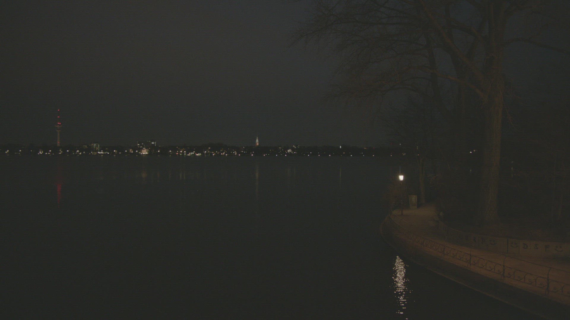 426575464 / Outer Alster Lake / Night / Hamburg / Germany