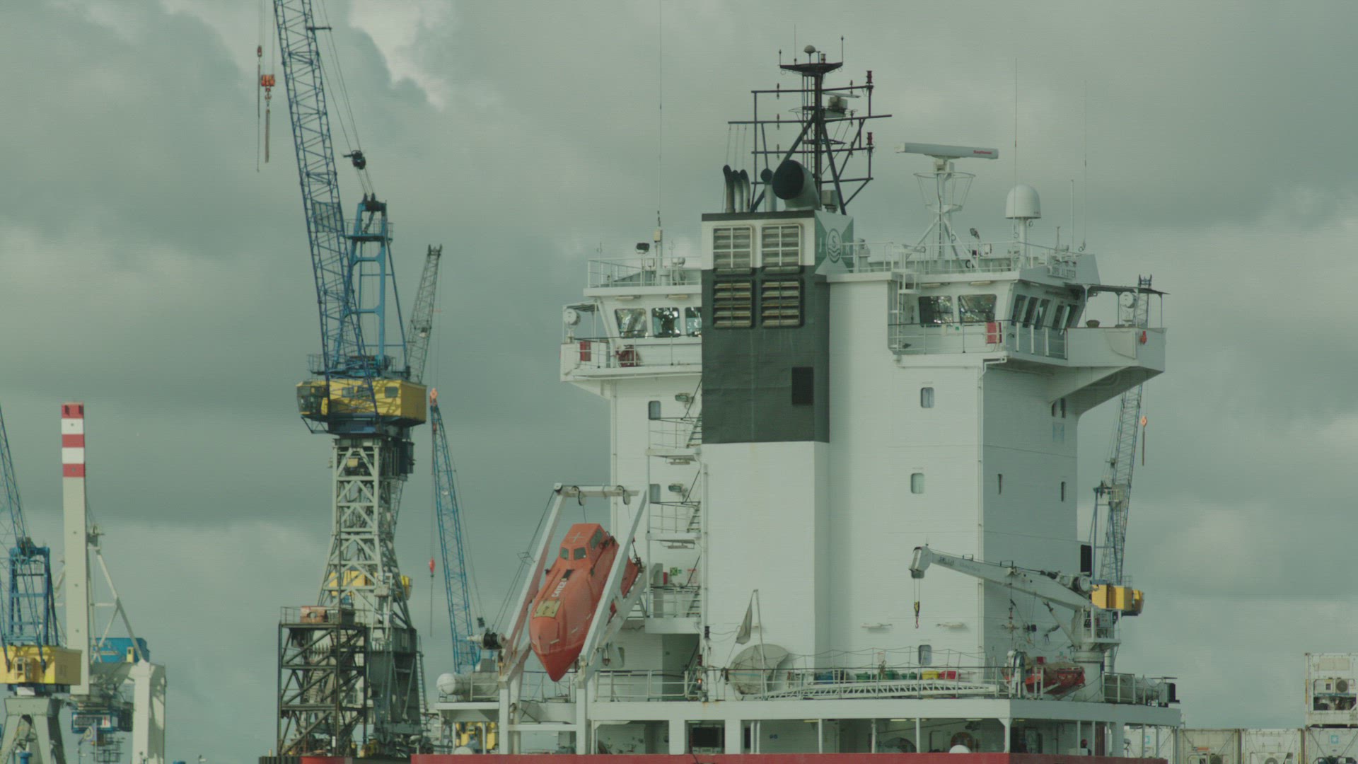 400202447 / Ship / Hamburg / Germany