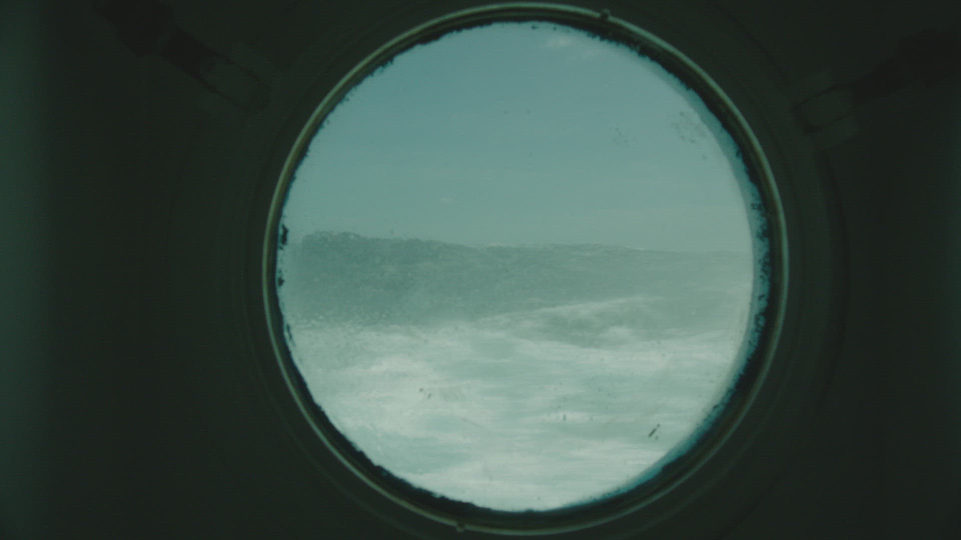 832060586 / Outlook / Porthole / Atlantic Ocean