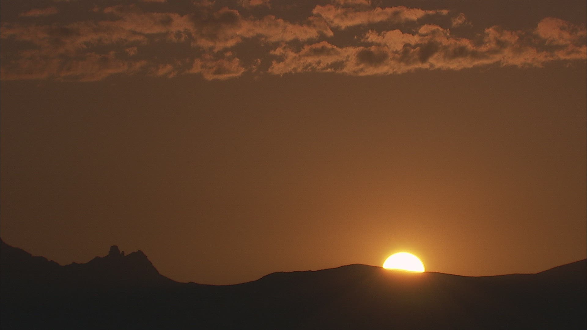 457100008 / Sunset / Caucasus