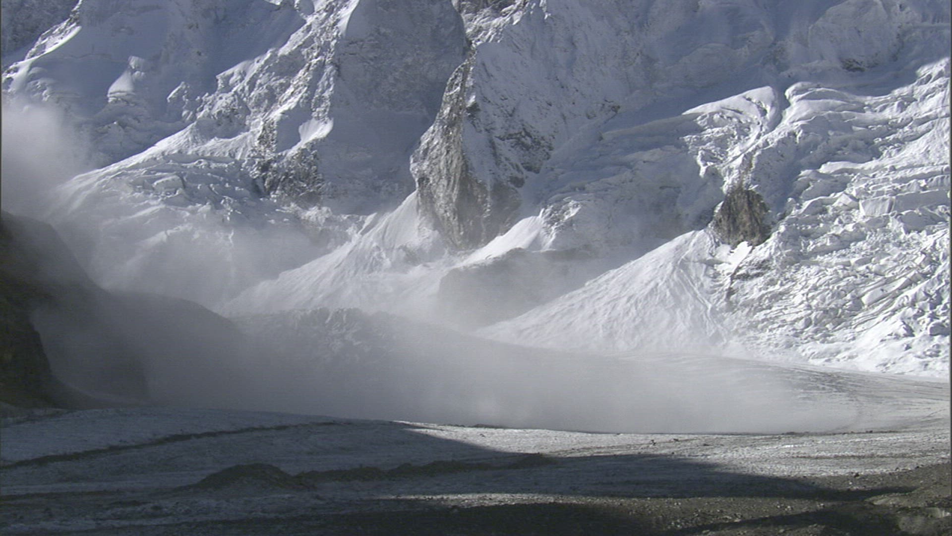586764322 / Avalanche / Mountains / Caucasus