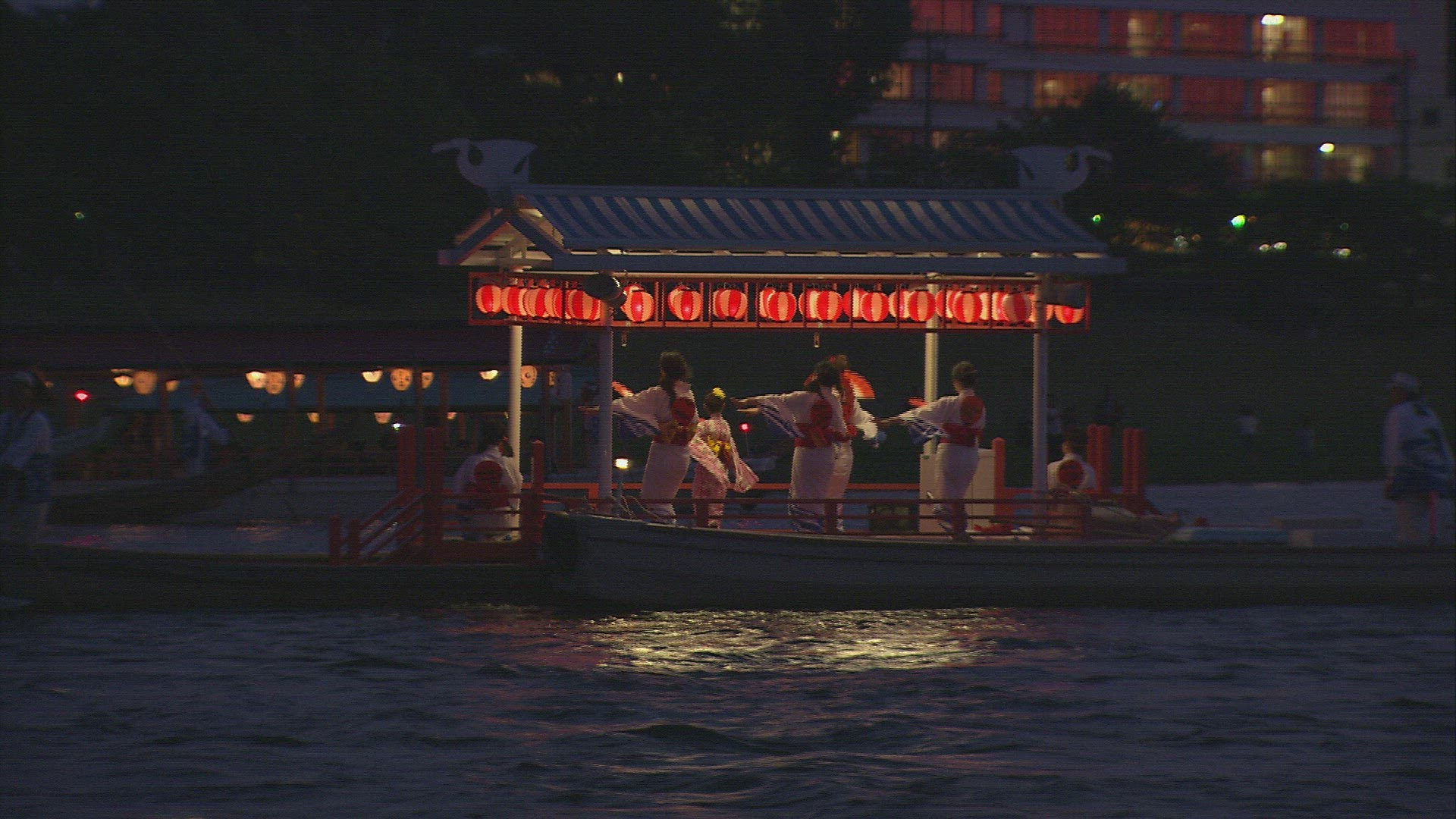 634606688 / Traditional Dancing / River / Japan