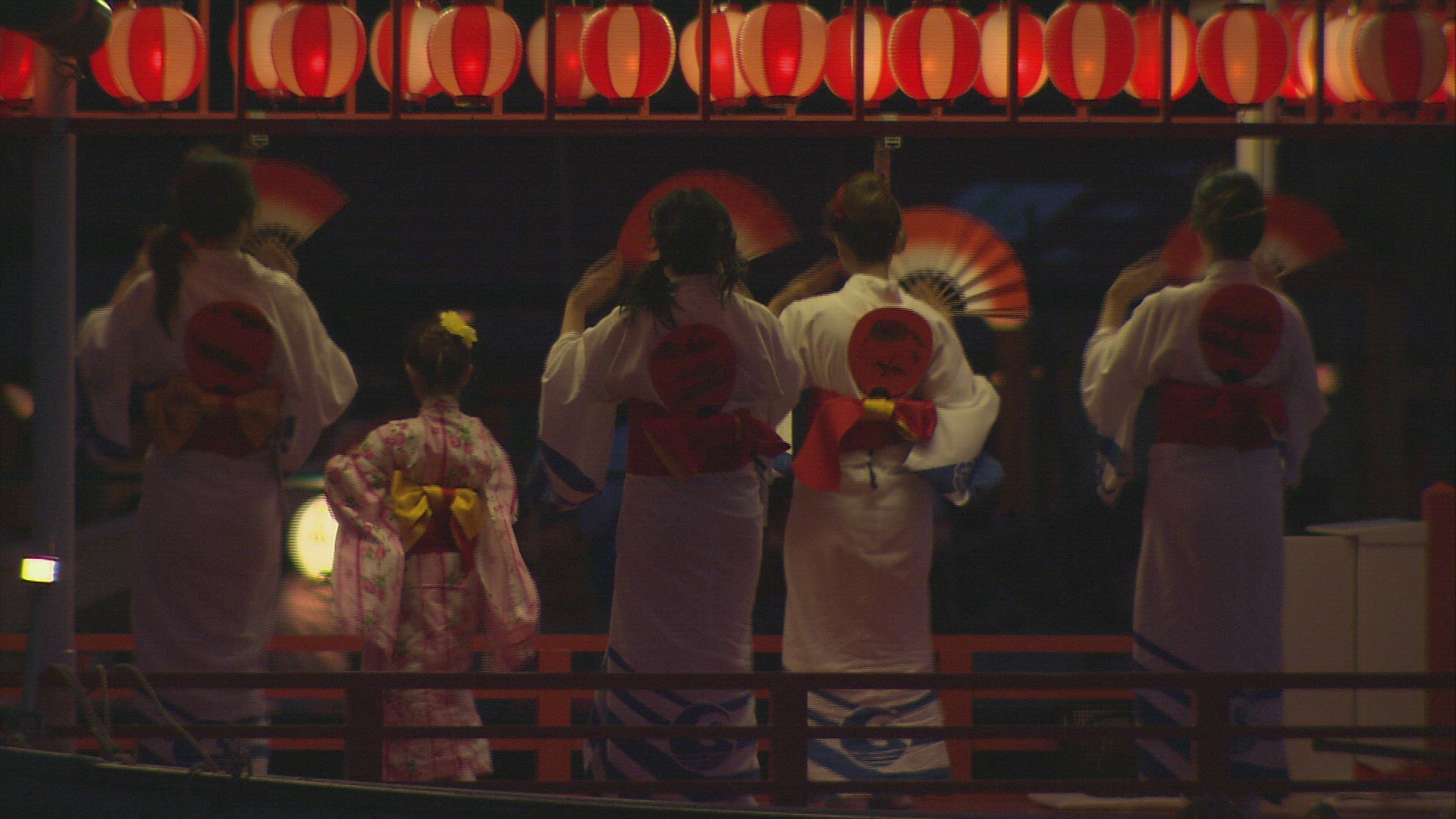 883575326 / Traditional Dancing / River / Japan