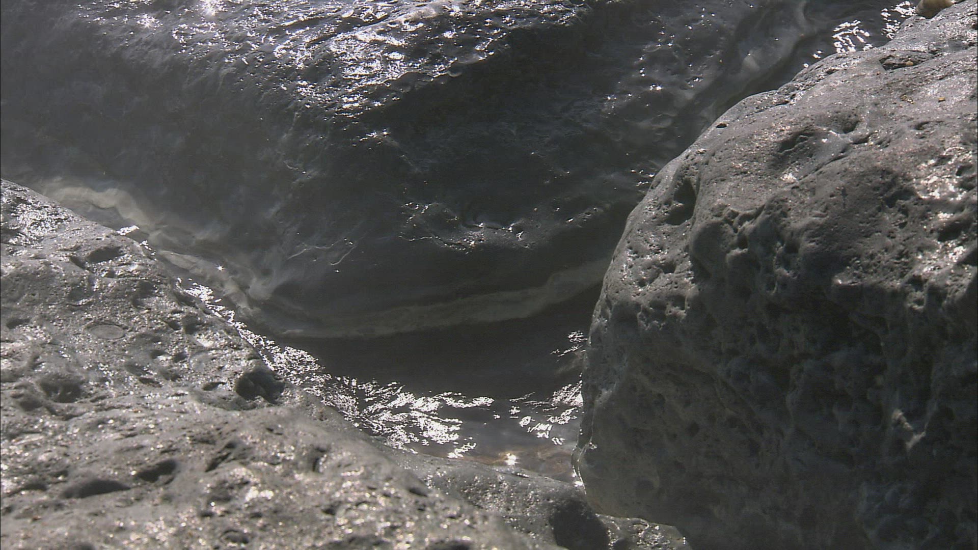 666786711 / Hot Spring / Caspian Sea / Caucasus / Russia