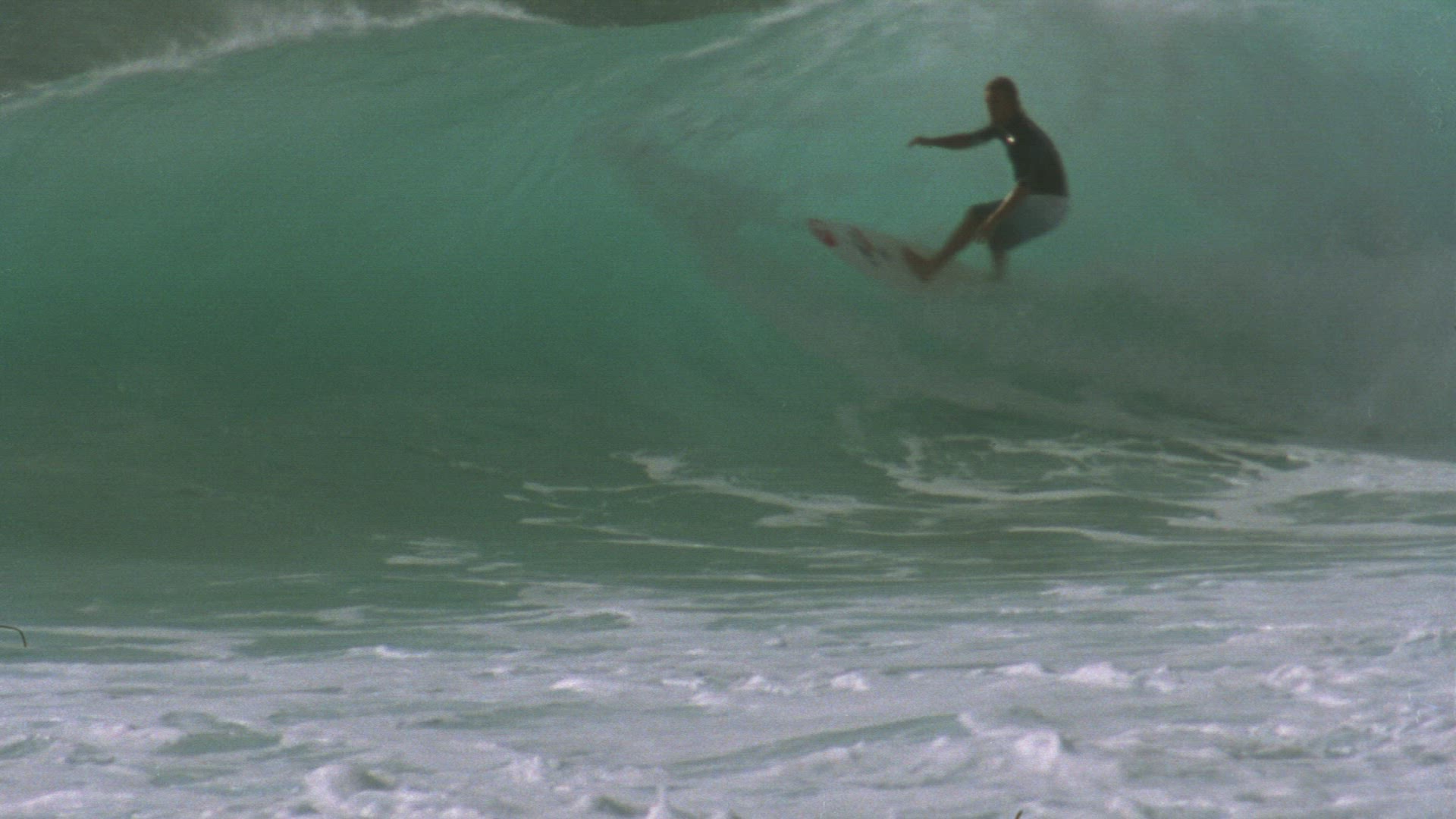 466910737 / Wave Riding / Extreme Sport