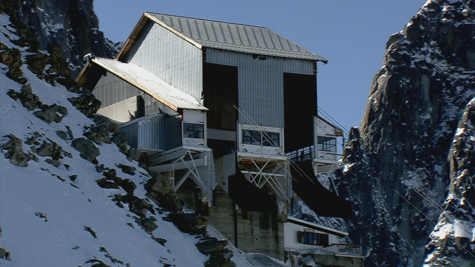 976501643 / Skiing Region / Alps / France