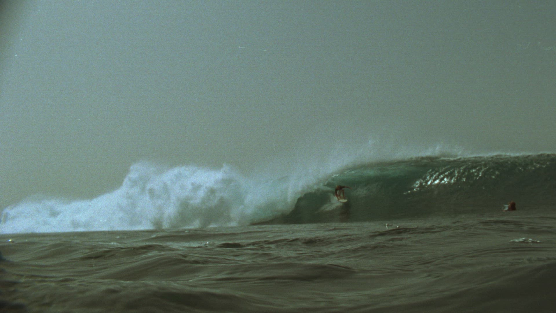 440206593 / Wave Riding / Extreme Sport