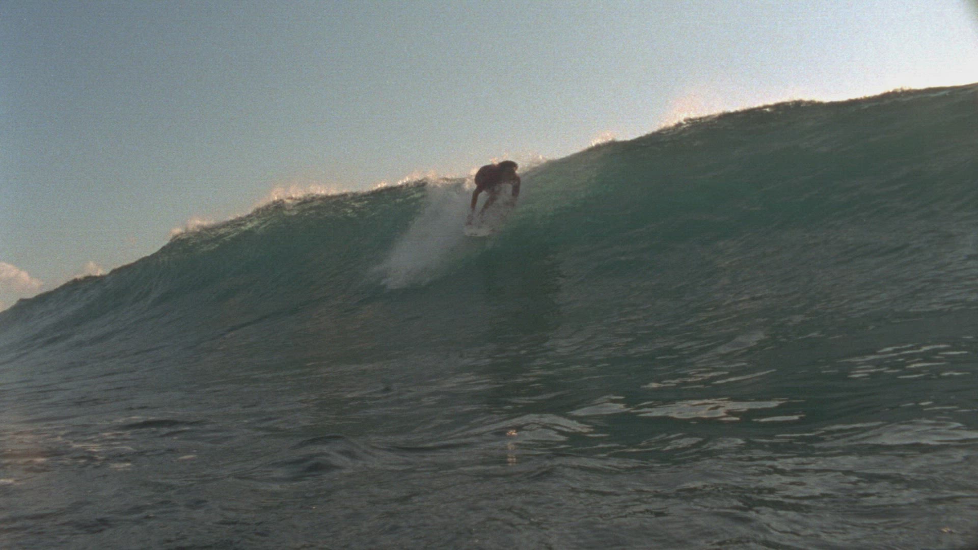976244305 / Wave Riding / Extreme Sport